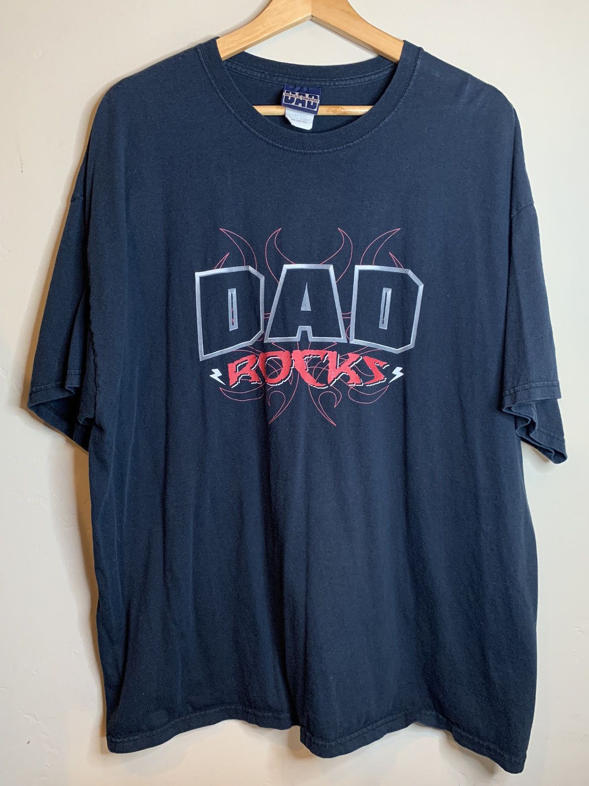 image of Art x Humor Vintage Dad Rocks Y2K Humor Funny Joke T-Shirt 2Xl in Navy Black, Men's