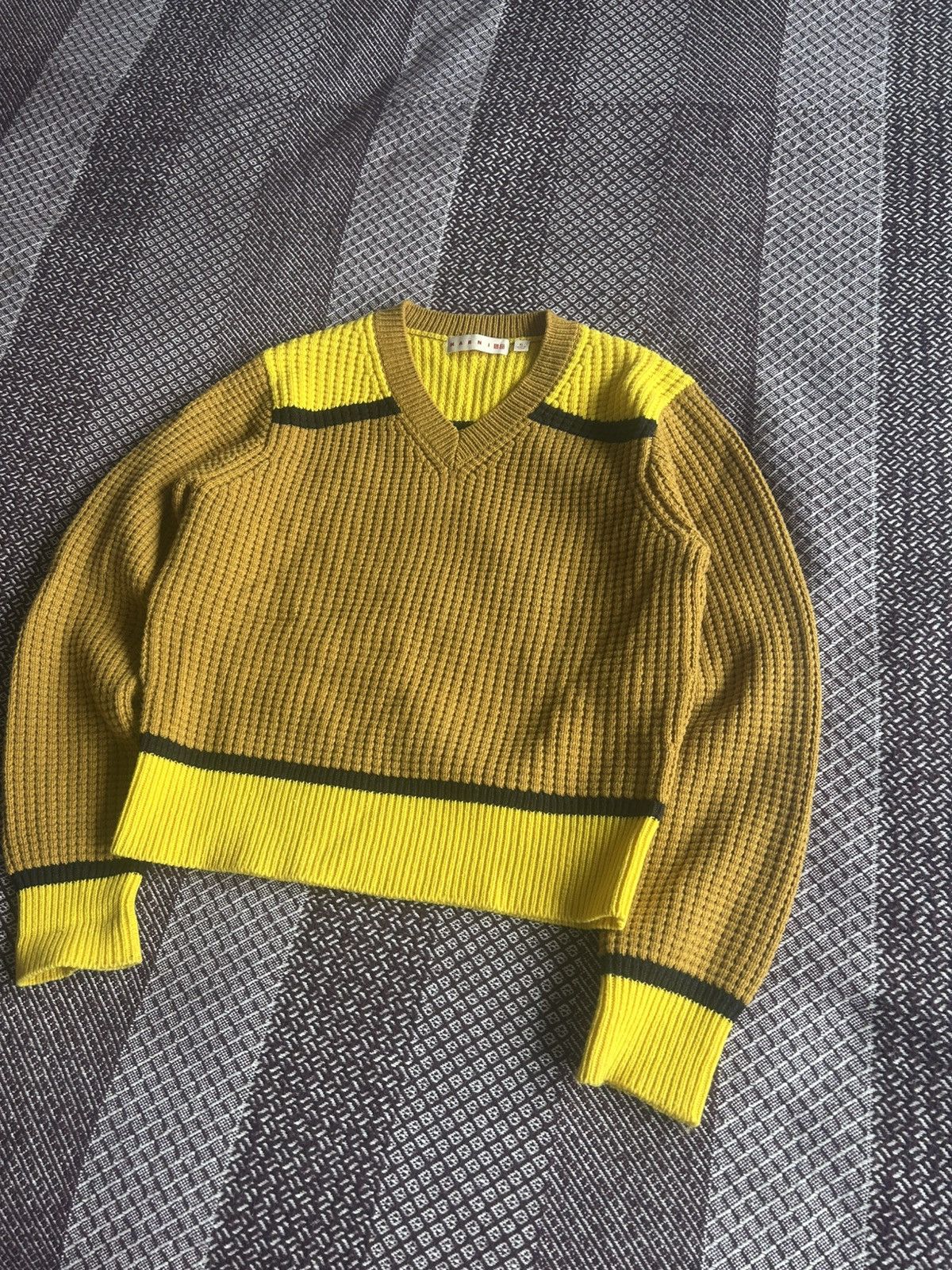 Japanese Brand × Marni Uniqlo x Marni Knitted V Neck Long Sleeve Sweater Streetwear Size XL / US 12-14 / IT 48-50 - 2 Thumbnail