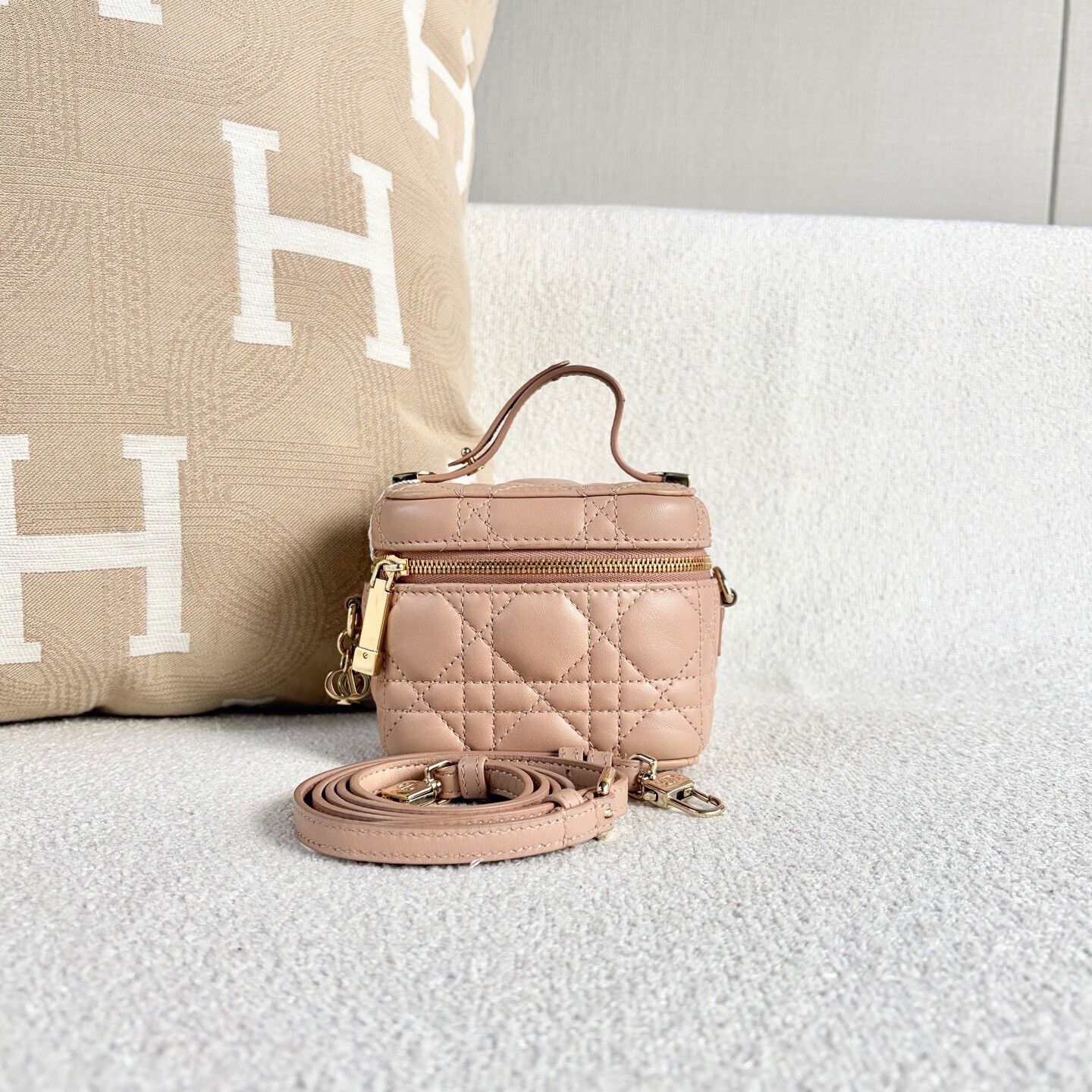 Dior Pre-loved Bag Very good condition Size ONE SIZE - 1 Thumbnail