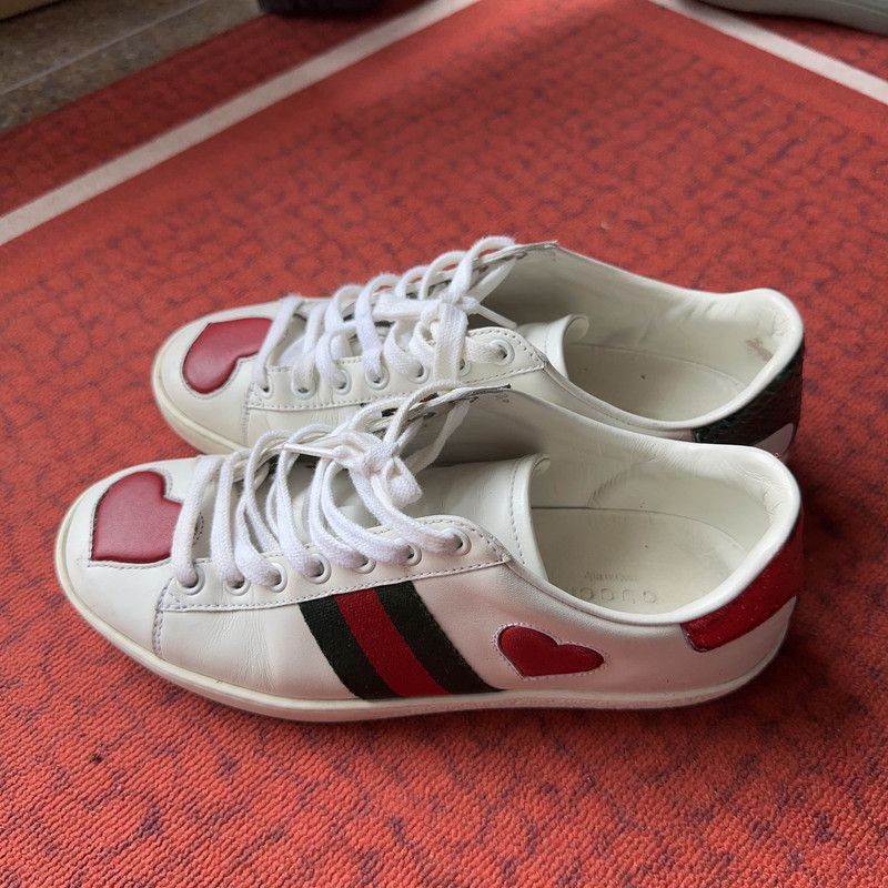 Gucci Gucci Ace Leather Low-Top Sneakers with Hearts 0079 Size US 8 / IT 38 - 1 Thumbnail