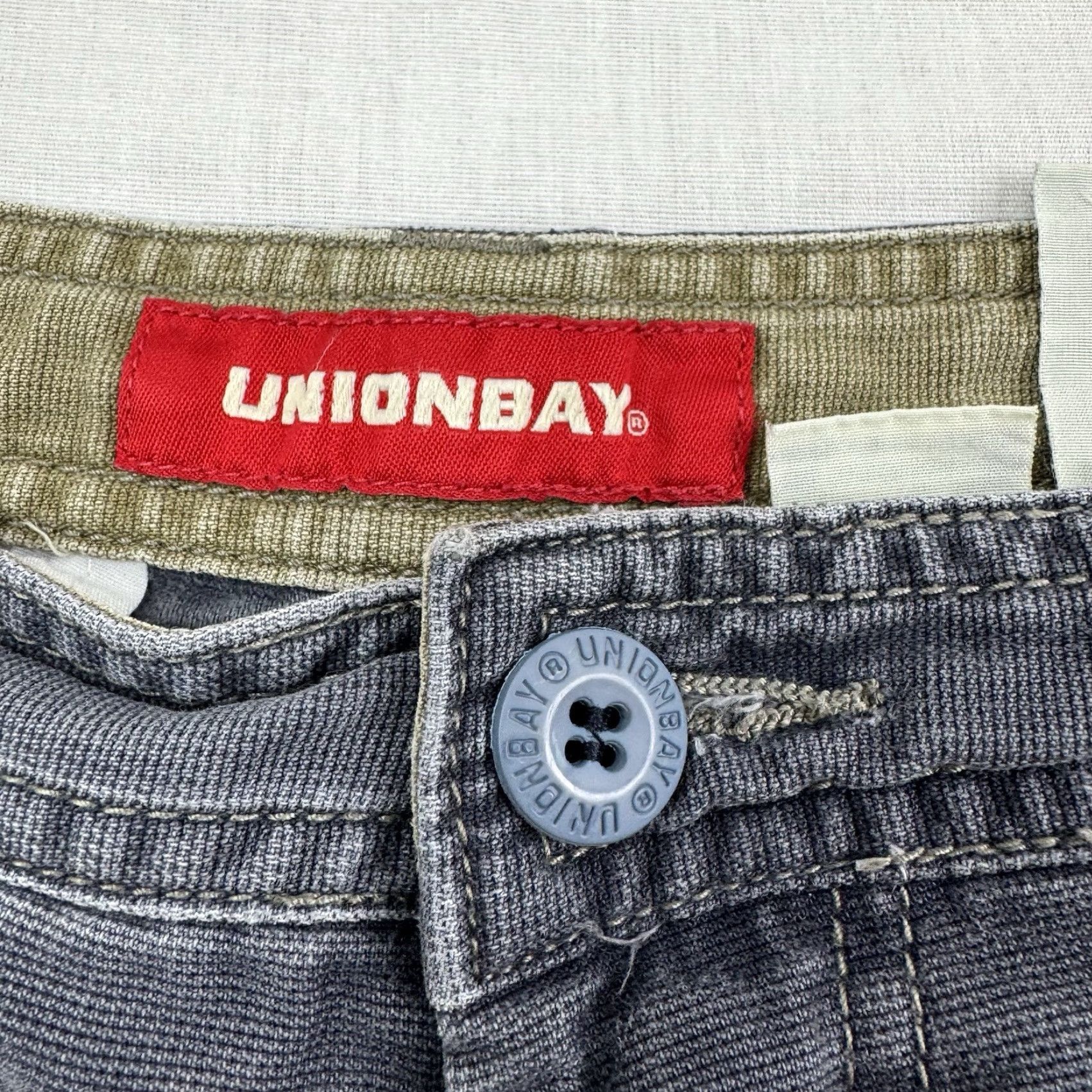 Vintage VINTAGE UNIONBAY Cargo Shorts Men 33 Gray Pockets Hipster Grunge 90s Y2K Casual Size US 33 - 5 Thumbnail