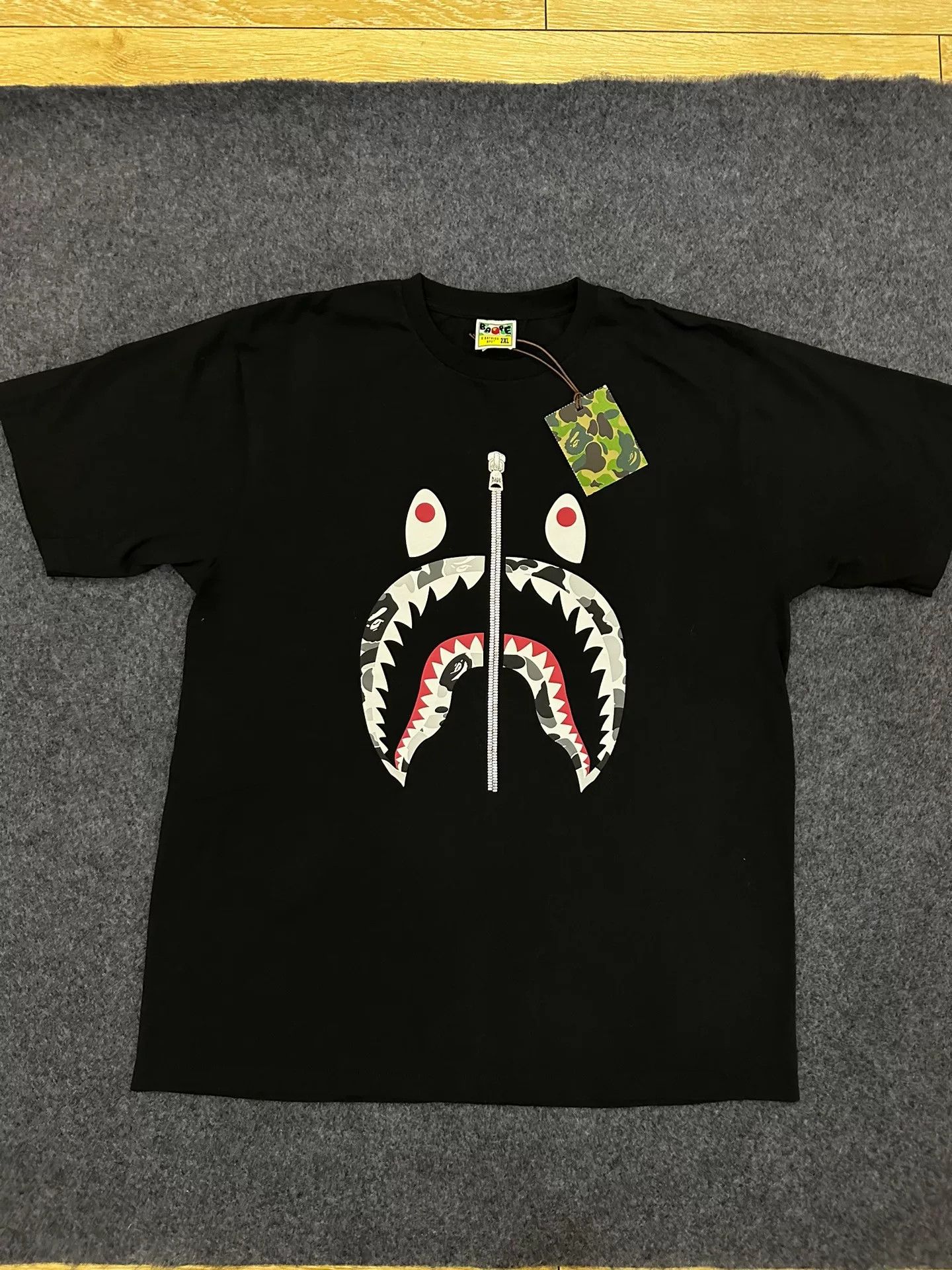 Bape Bape T Multi Shark T-Shirt Casual Size US XXL / EU 58 / 5 - 1 Thumbnail