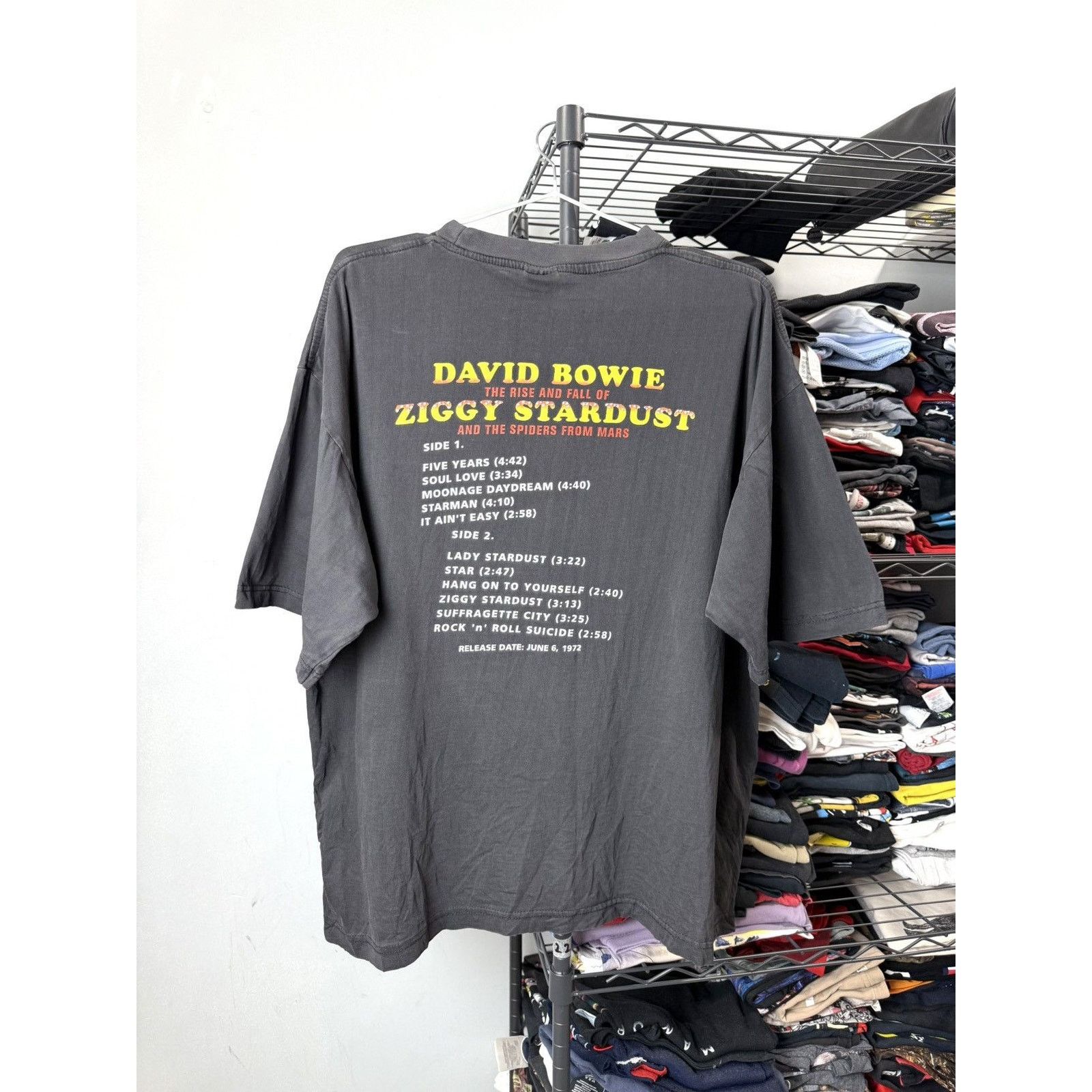 Band Tees Vintage 1998 David Bowie Ziggy Stardust Tour T Shirt Size US XL / EU 56 / 4 - 2 Thumbnail