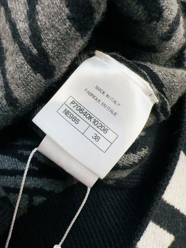 Chanel Chanel 21N Ski Series Coco neige Black Gray Letter Hooded Size XS / US 0-2 / IT 36-38 - 6 Thumbnail