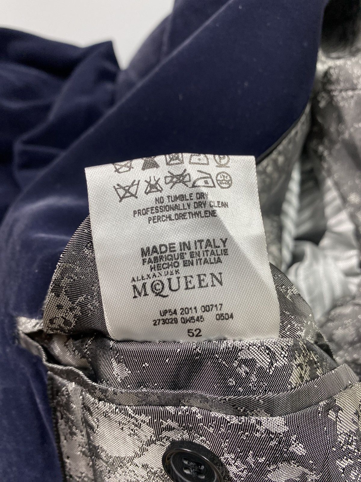Alexander McQueen Rare!! Runway Piece- Fall 2011 Velvet Blazer Size US M / EU 48-50 / 2 - 13 Thumbnail