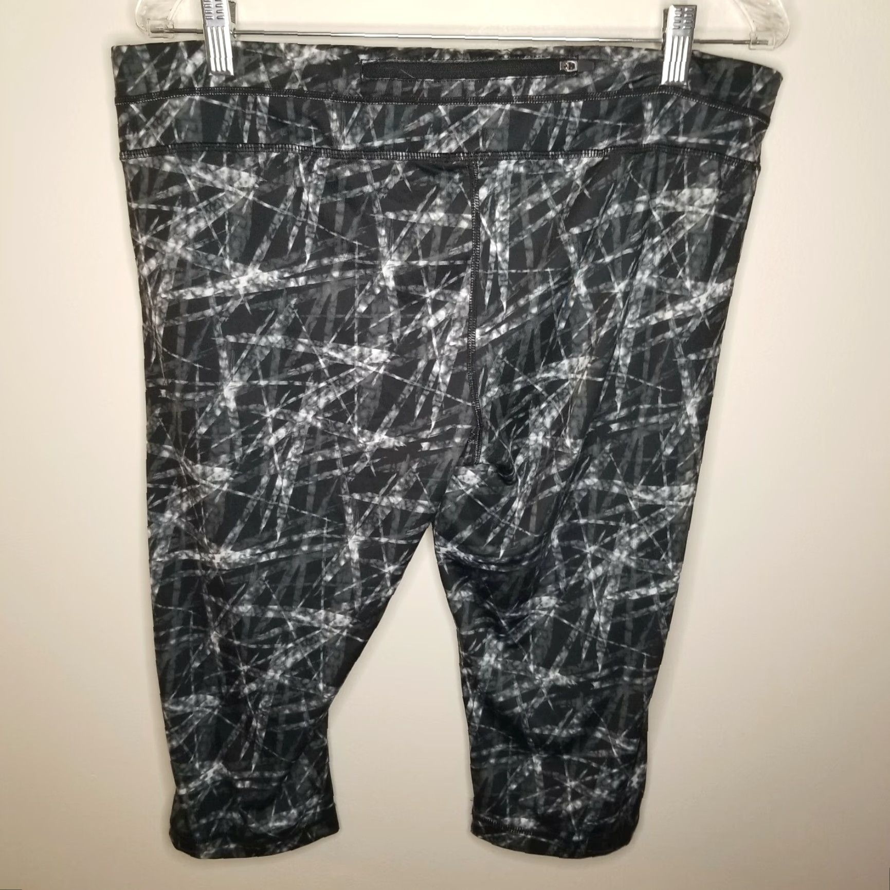 ESPIRIT Outdoor Spirit Women Yoga Capris XL Gray Black Multicolored Capri Activewear Size ONE SIZE - 4 Thumbnail