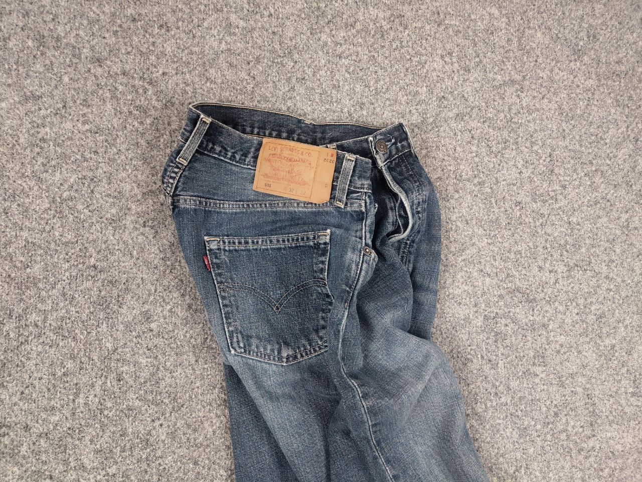 Levi's Vintage 90's Levi's 501 USA Perfect Faded Blue denim Jeans Size US 32 / EU 48 - 11 Thumbnail