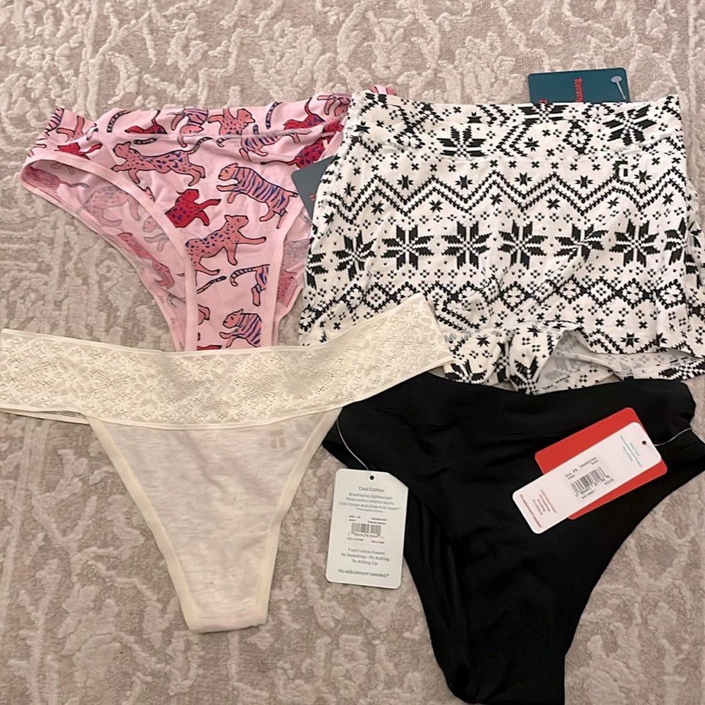 Other 4 pack XS NWT Tommy John panties second skin $70 msrp Size ONE SIZE - 1 Thumbnail