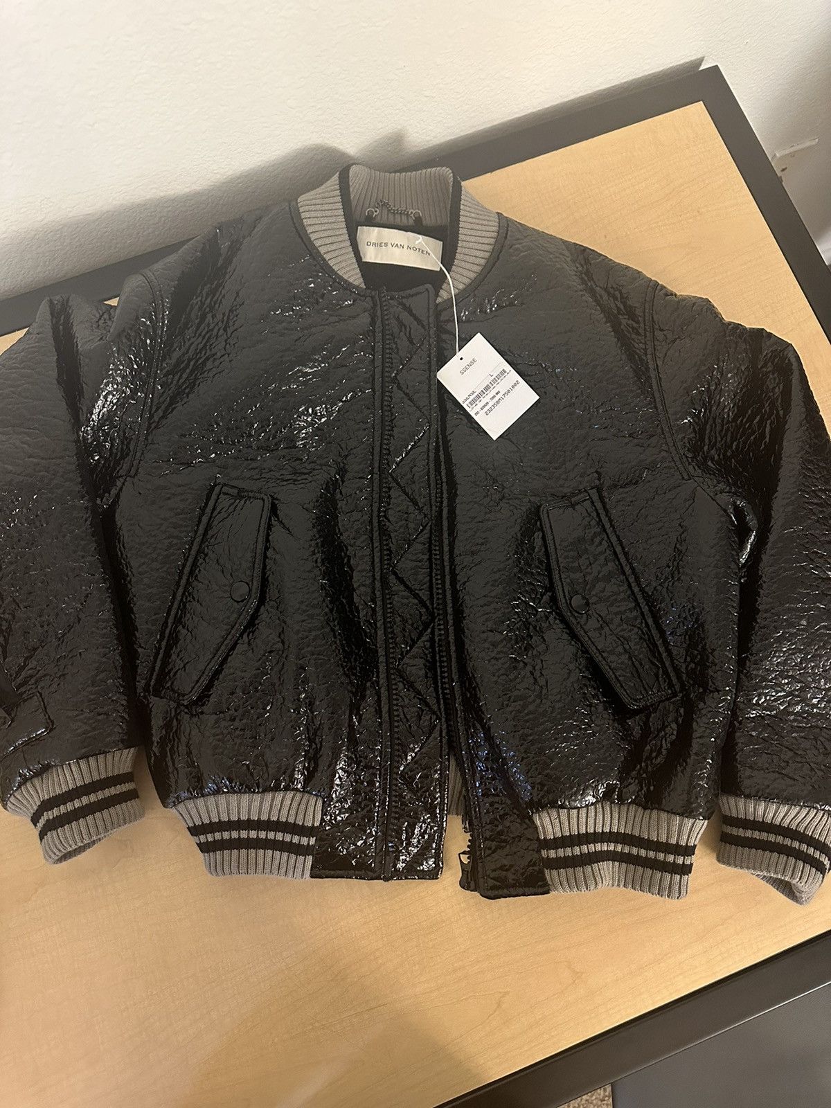 Dries Van Noten Dries Van Noten Black patent leather bomber Size US L / EU 52-54 / 3 - 2 Thumbnail