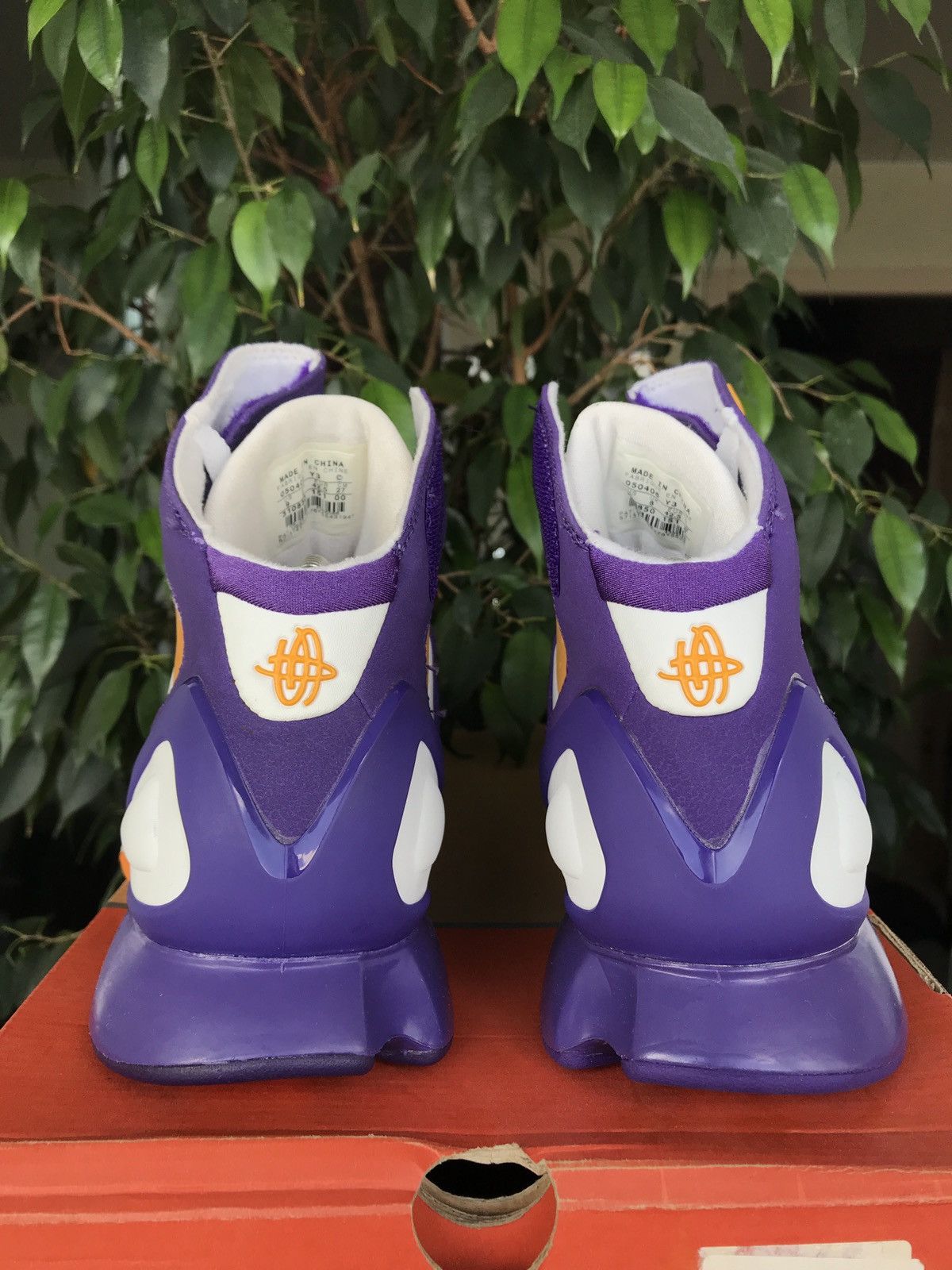NBA Air Zoom Huarache 2K5 Lakers Kobe Bryant Lebron Jordan KD Size US 9 / EU 42 - 4 Thumbnail