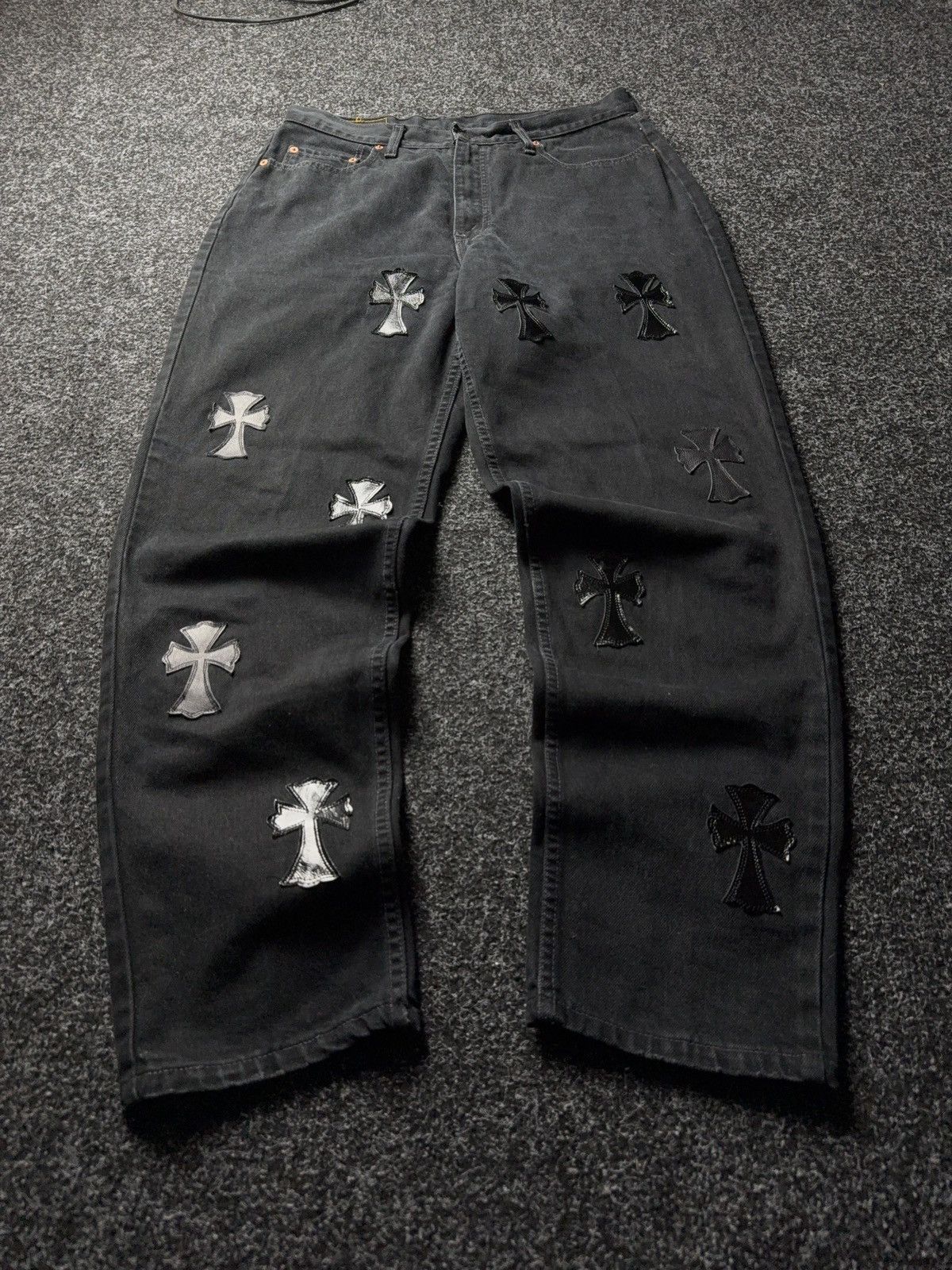 Levi's Vintage Clothing Vintage 90s Archival Levi’s Hearts Style Cross Denim Jeans Size US 33 - 1 Thumbnail