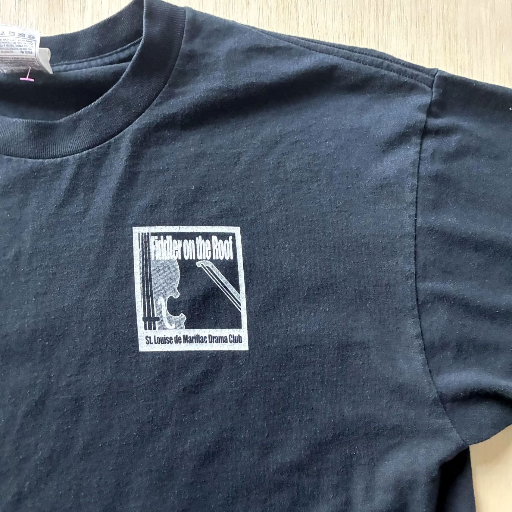 Fruit Of The Loom Vintage Fruit of the Loom Fiddler on the Roof Shirt Mens Large Black Drama Tee Shirt Size US L / EU 52-54 / 3 - 2 Thumbnail