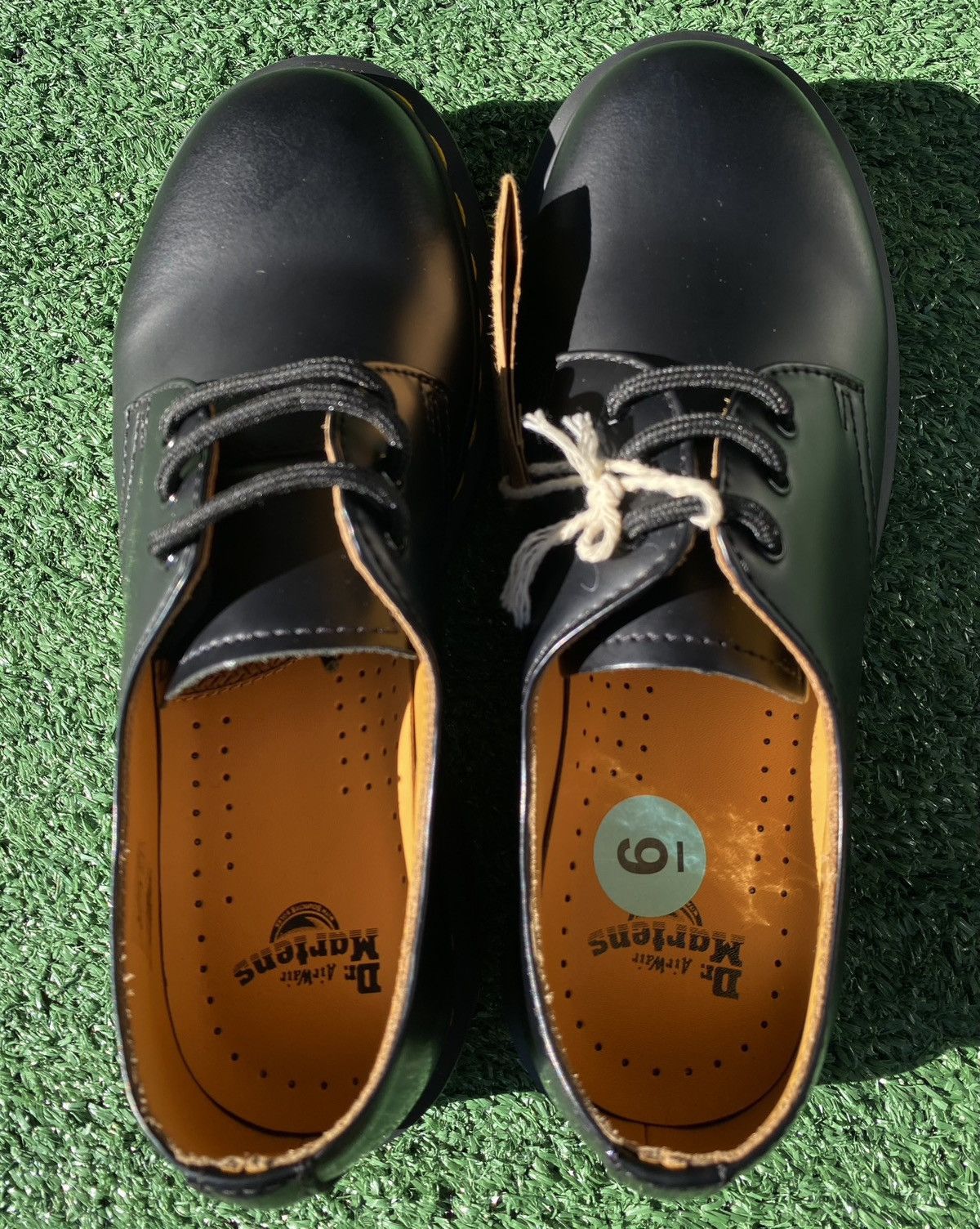 Dr. Martens New Dr. Martens Air Wair Smooth 11837 Leather Oxfords Size US 6 / IT 36 - 4 Thumbnail