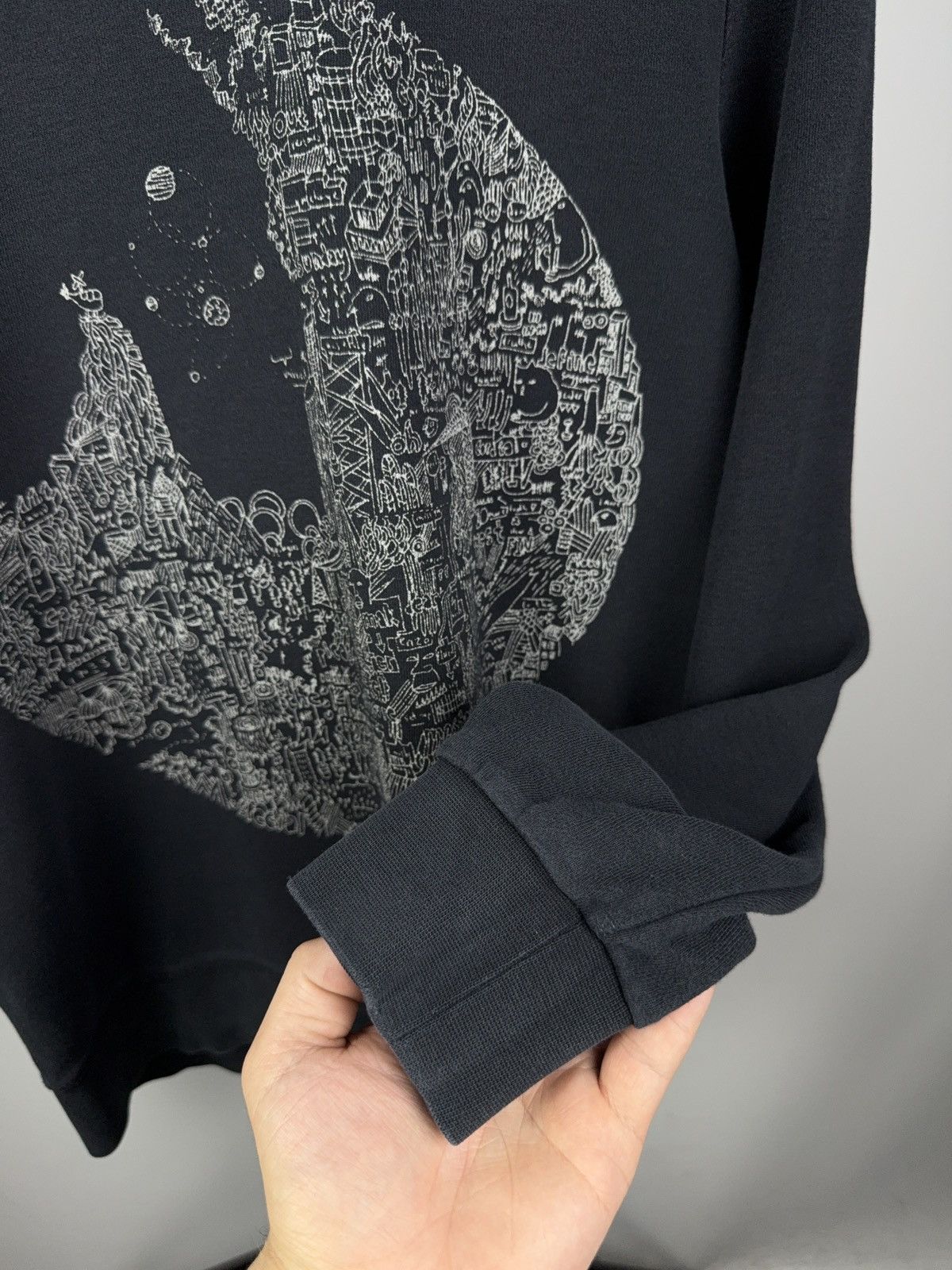 Selected Homme Selected Homme x Daniel van der Noon Moon Graphic sweatshirt Size US M / EU 48-50 / 2 - 5 Thumbnail
