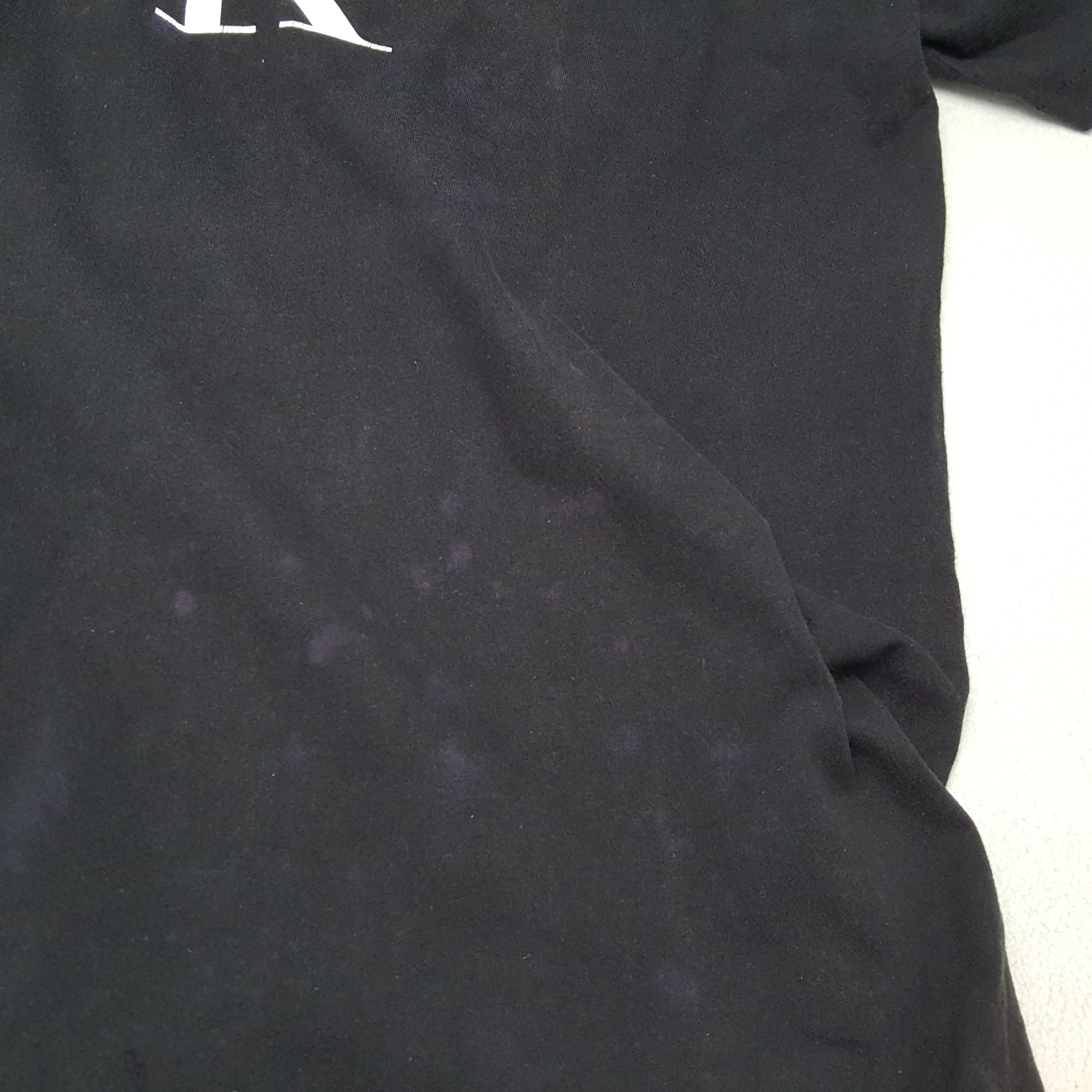 Calvin Klein × Vintage CLAVIN KLEIN Center Logo Design Fashion Vintage Tshirt Size US L / EU 52-54 / 3 - 5 Thumbnail