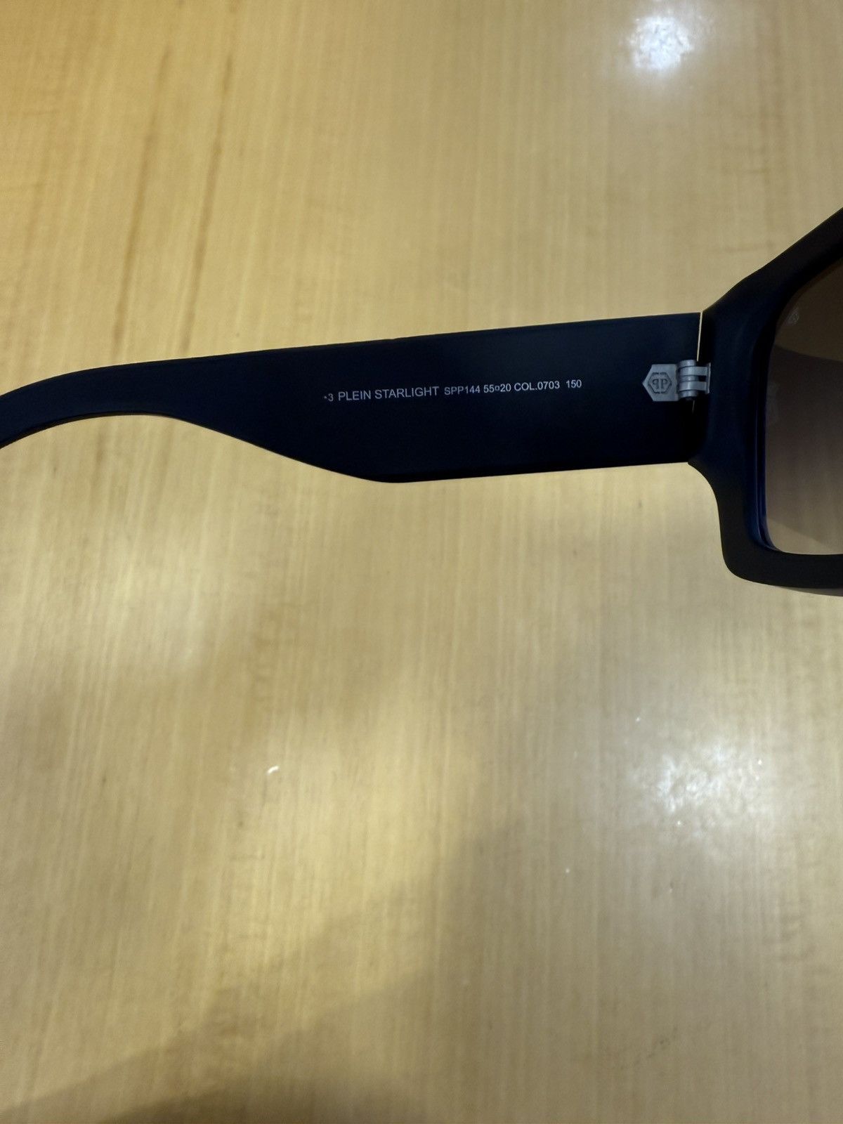 Philipp Plein Sunglasses Philipp Plein SPP144 0703 Size ONE SIZE - 6 Thumbnail