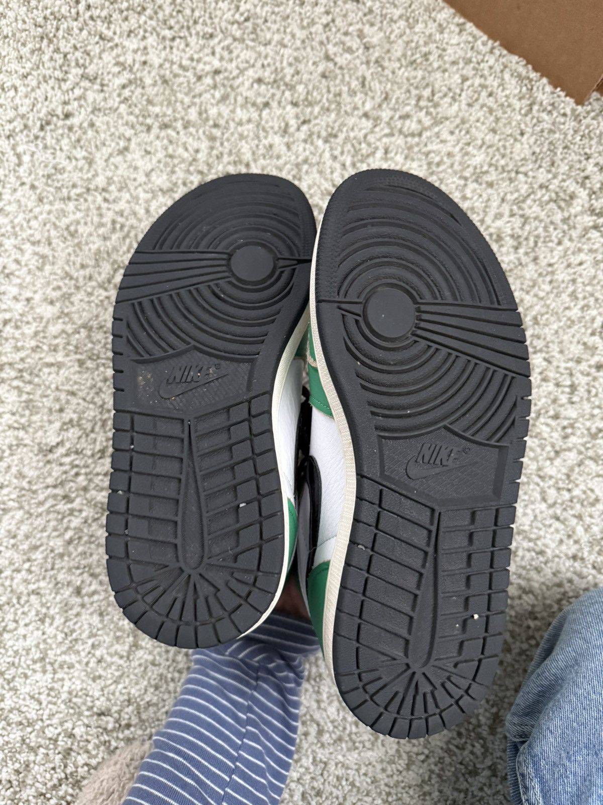 Jordan Brand Jordan 1 Retro High Lucky Green Womens worn a couple times Size US 7.5 / IT 37.5 - 5 Thumbnail
