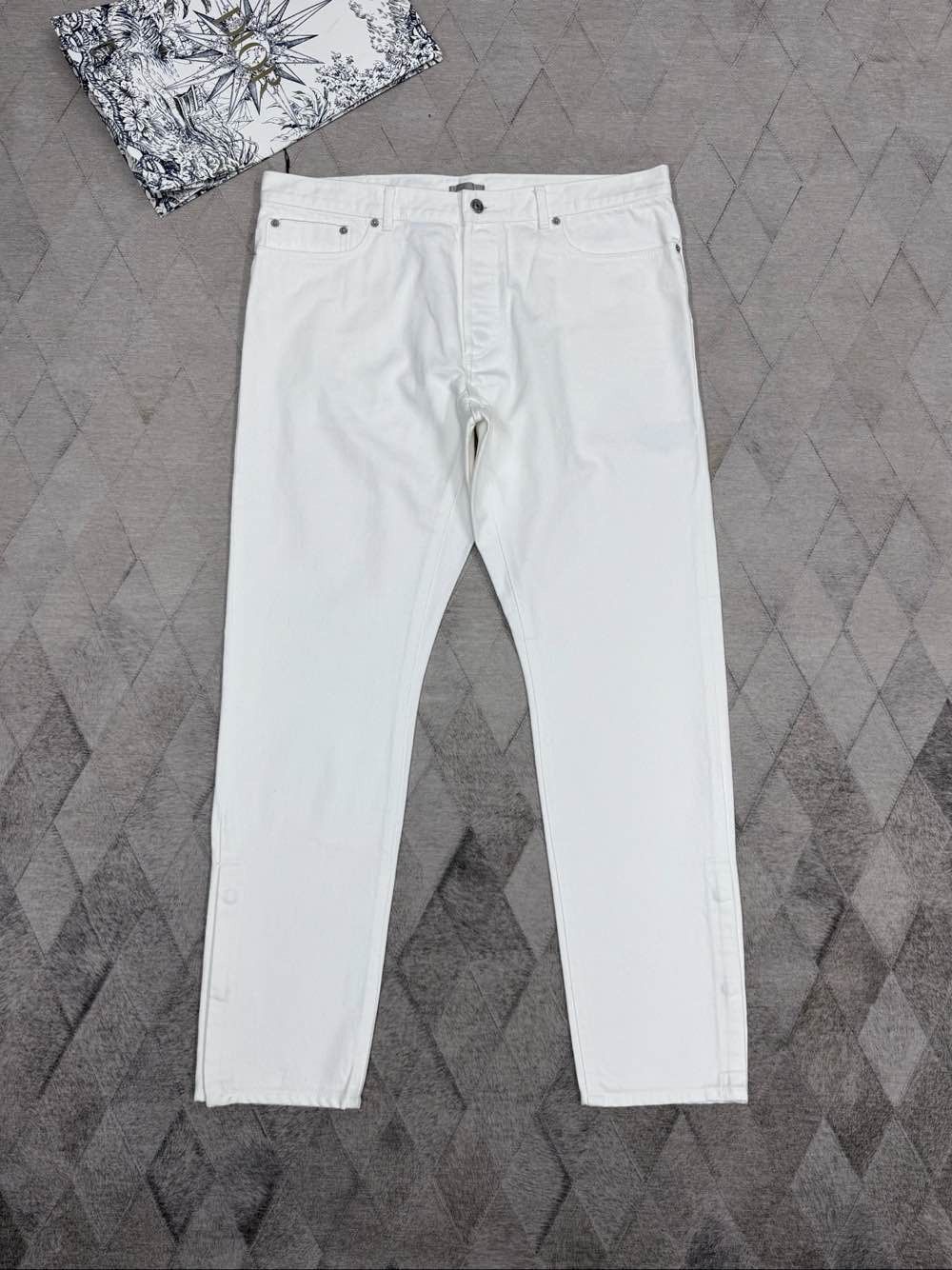 Dior Dior Logo Pocket Jeans Size 36 Size US 36 / EU 52 - 1 Thumbnail