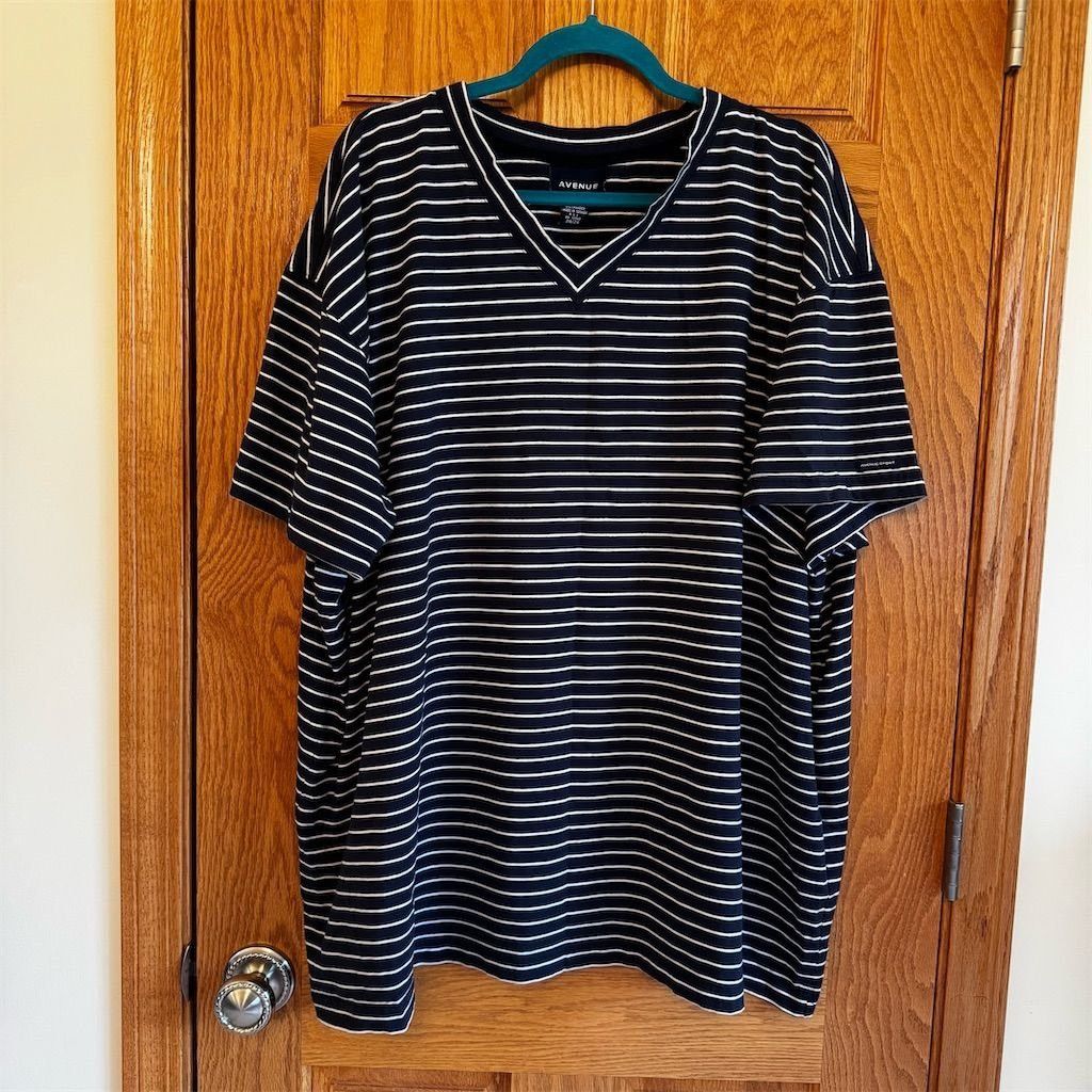 Avenue Avenue Sport Women's Plus Size 26 28 Striped Navy Striped V Size 3XL / US 20-22 - 1 Thumbnail