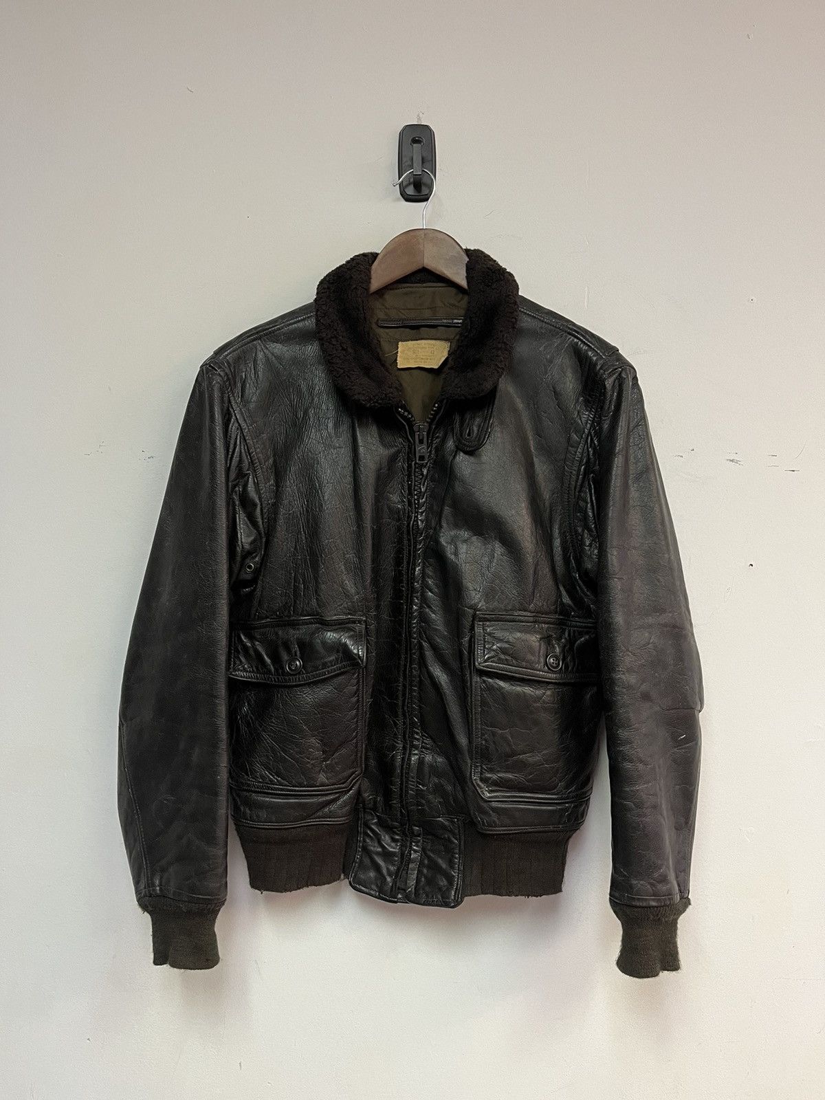 Vintage 70’s US Navy Flight Leather Bomber Jacket Size US M / EU 48-50 / 2 - 1 Thumbnail