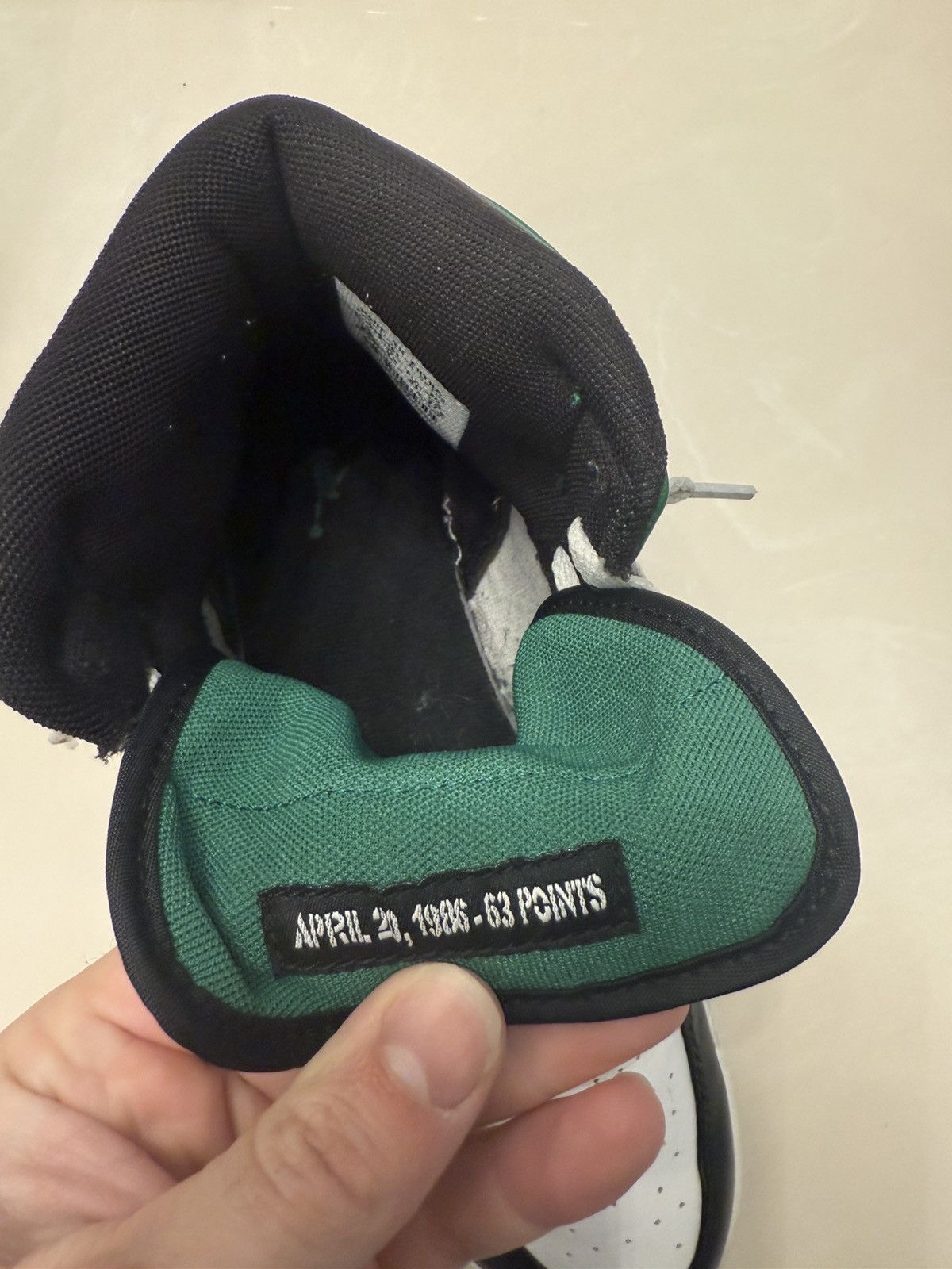 Nike Air Jordan Retro 1 Defining Moments (DMP) Celtics Size US 9.5 / EU 42-43 - 11 Thumbnail