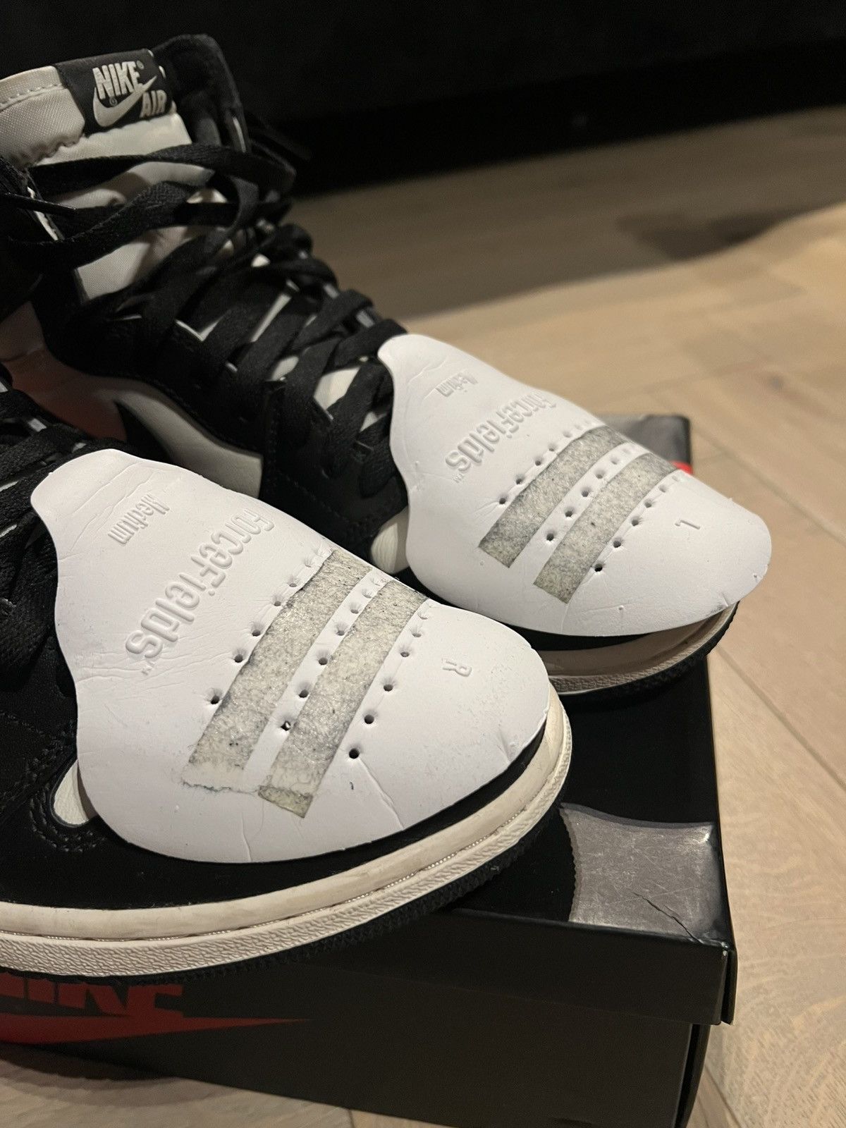 Jordan Brand × Nike Jordan 1 Mochas Size US 10 / EU 43 - 13 Thumbnail