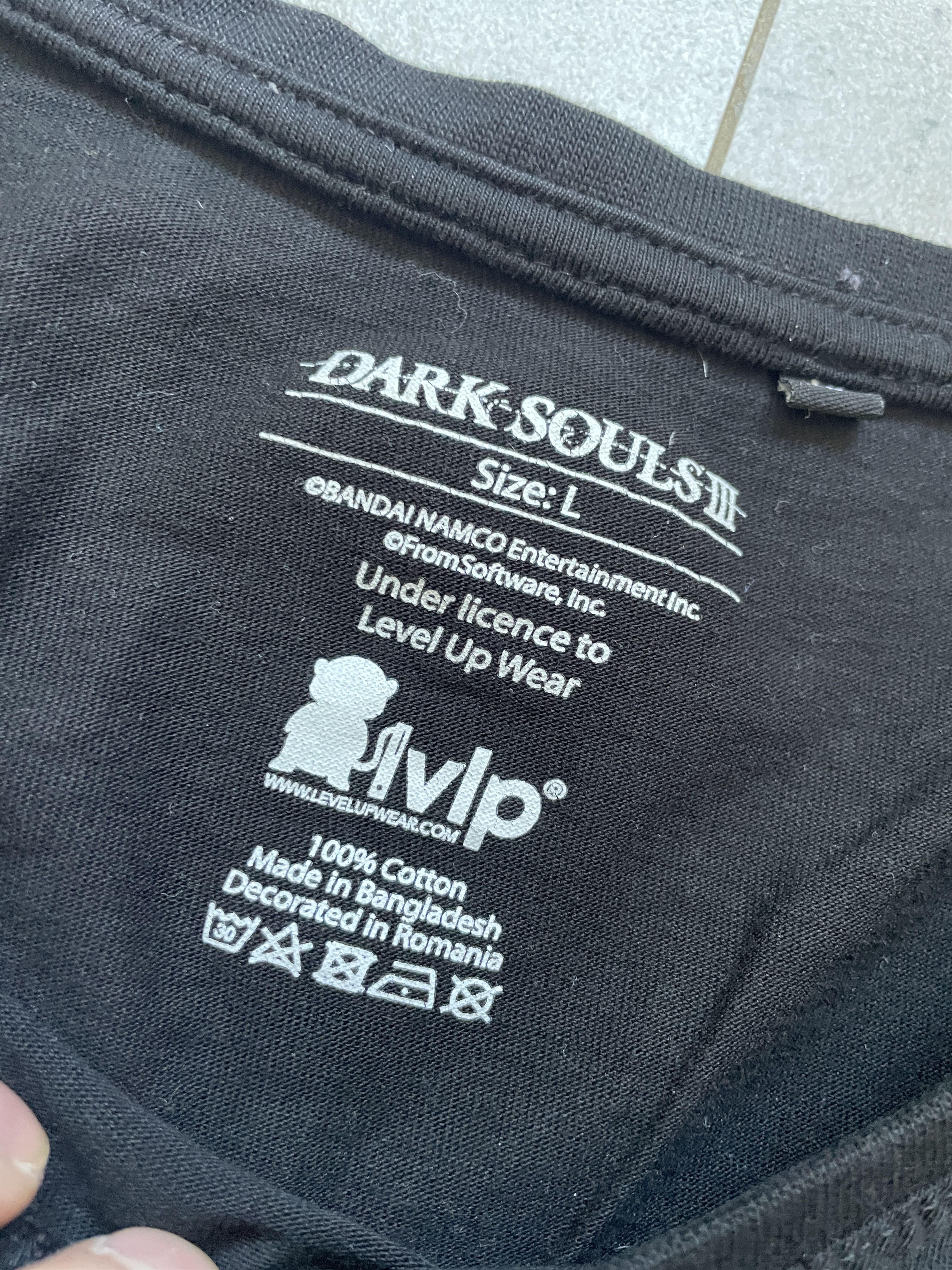 Vintage Y2K DARK SOULS 3 III BANDAI NAMCO GAME BLACK TEE Size US L / EU 52-54 / 3 - 3 Thumbnail