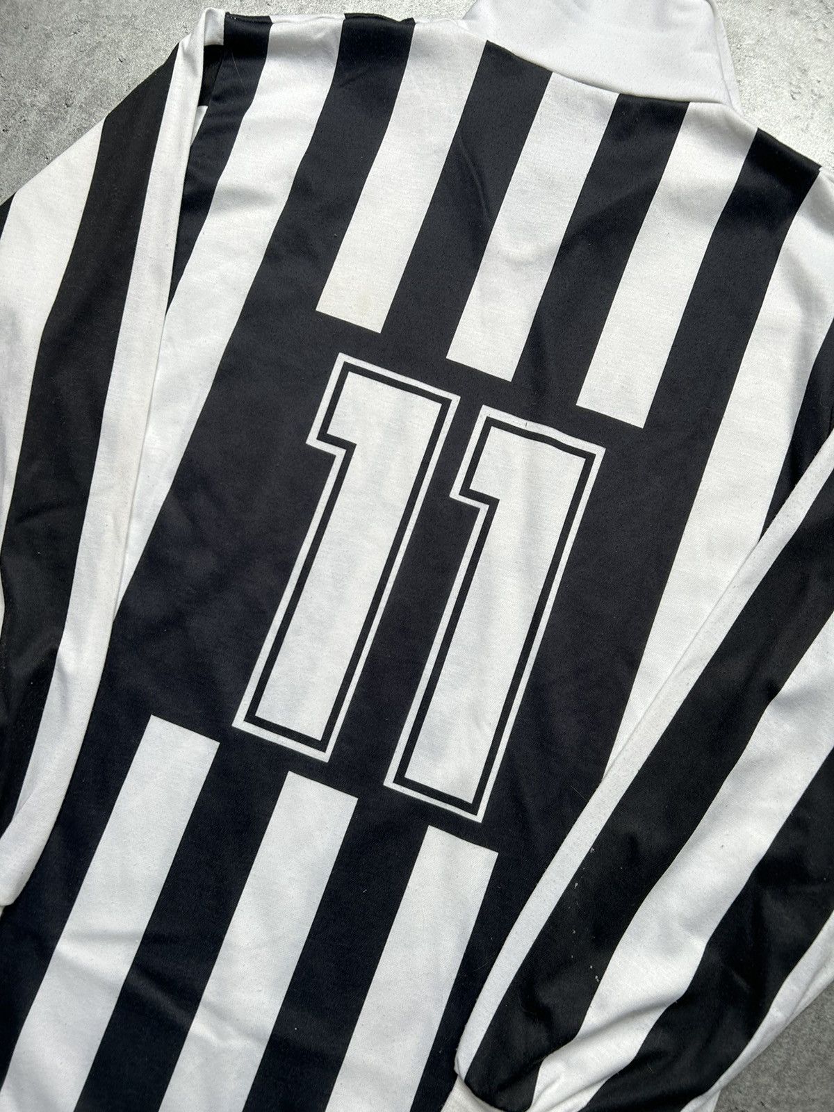 Kappa Vintage Juventus 1989-90 Home Shirt Jersey Rare 11 Size US M / EU 48-50 / 2 - 3 Thumbnail