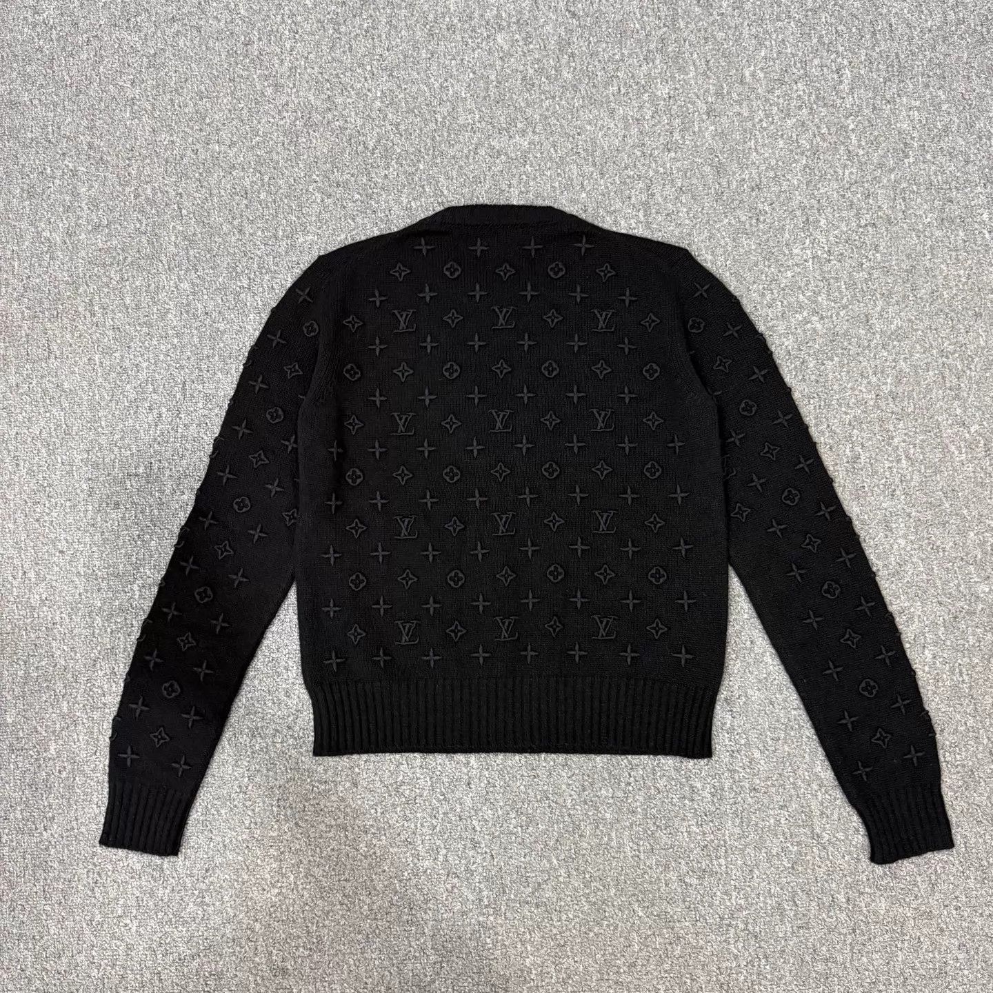Louis Vuitton LV Black Allover Embossed Logo Knit Sweater M NWT Size M / US 6-8 / IT 42-44 - 3 Thumbnail