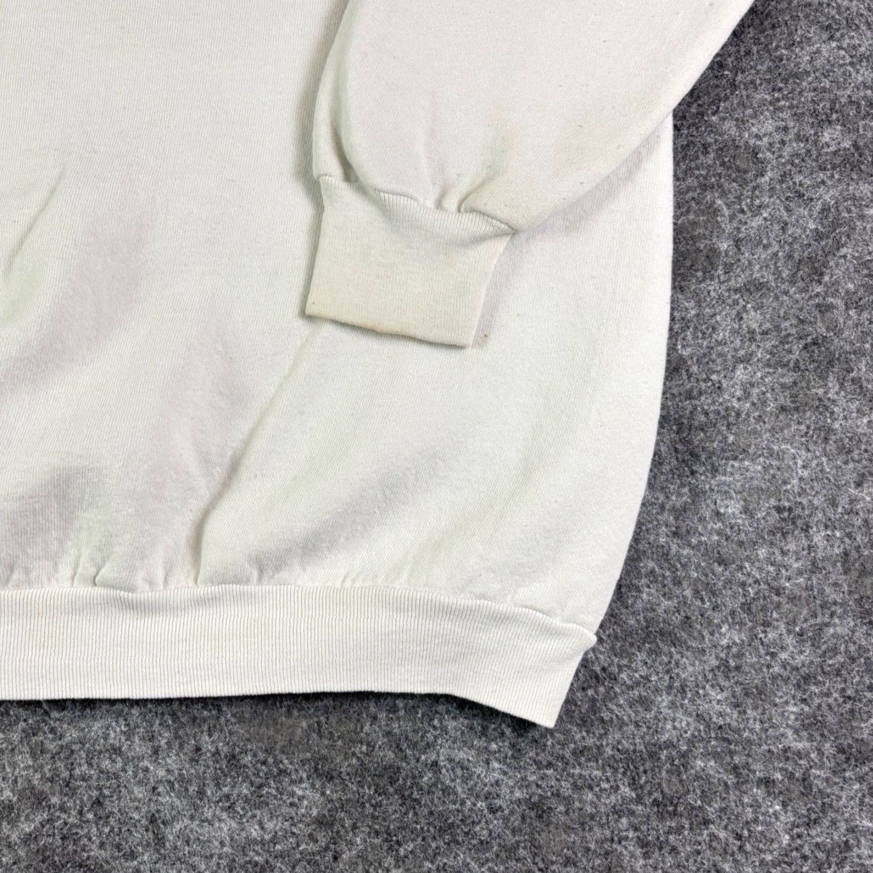 Vintage VINTAGE White Raglan Sleeve Sweatshirt Basic Crewneck Pullover 90s USA Large Size US L / EU 52-54 / 3 - 8 Thumbnail