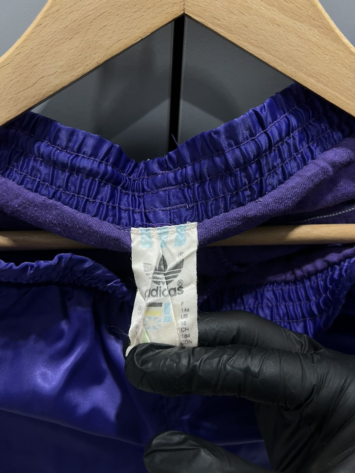 Adidas 1990s ADIDAS VINTAGE SHORTS FOOTBALL SOCCER RUNNING PURPLE Size US 30 / EU 46 - 5 Thumbnail