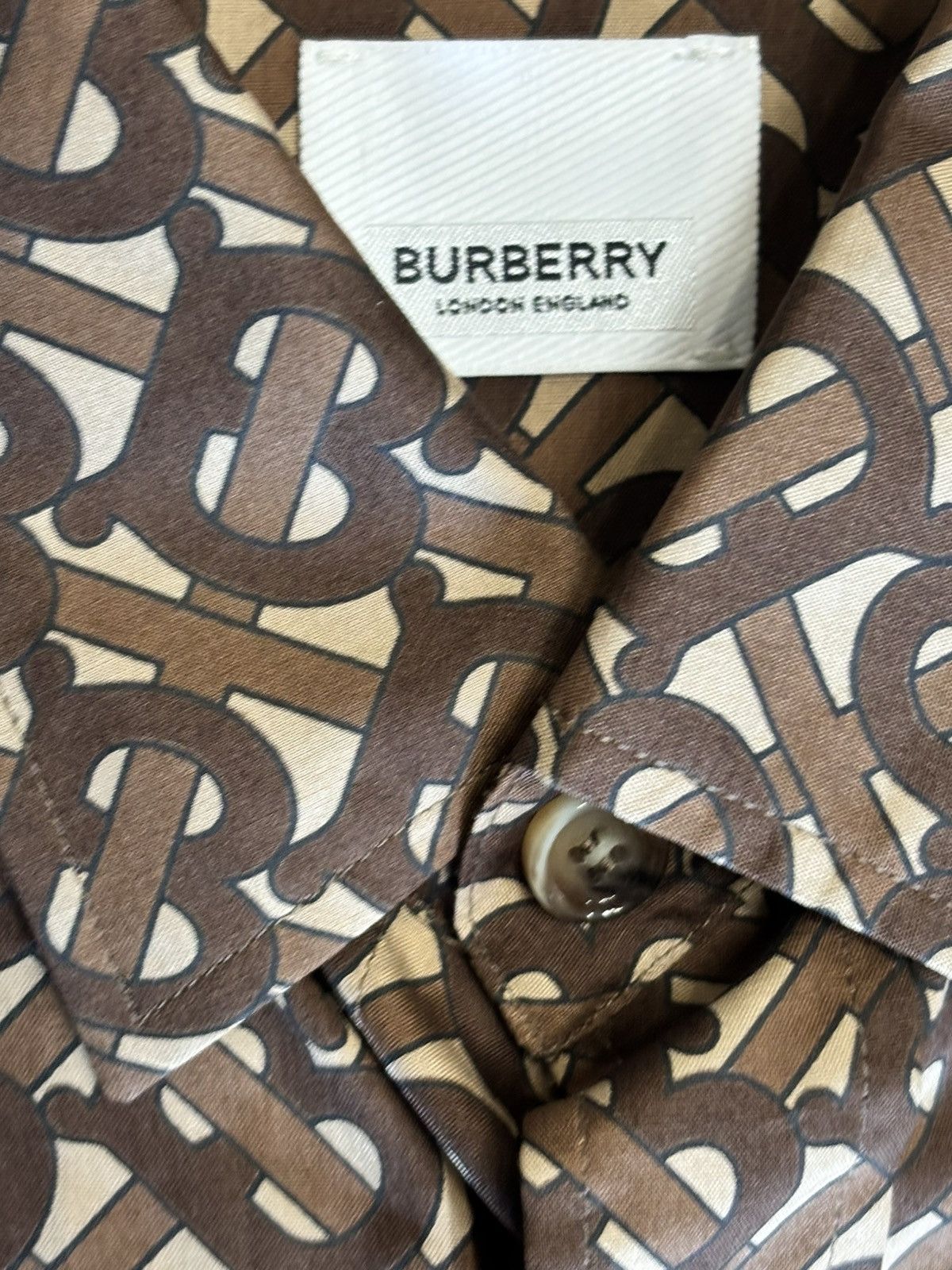 Burberry BURBERRY BUTTONS UP SIZE M Size US M / EU 48-50 / 2 - 6 Thumbnail