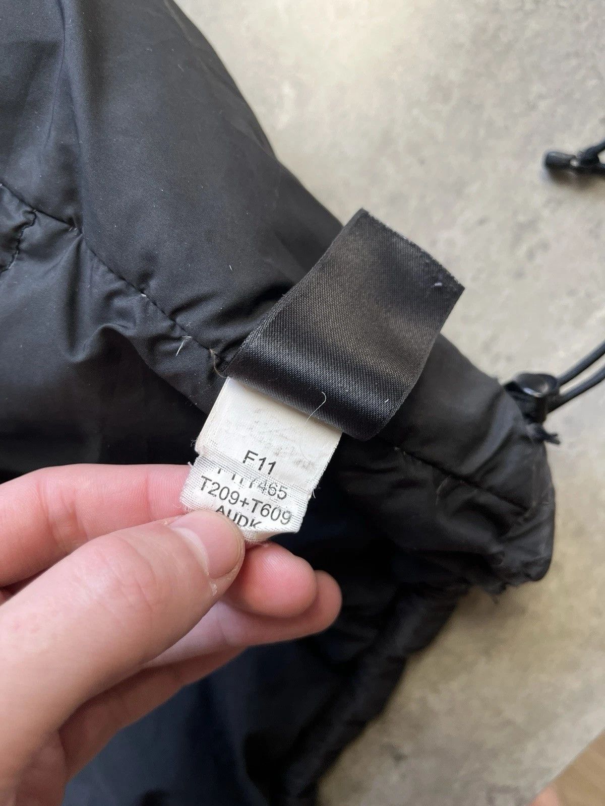The North Face The North Face Gray Nuptse 700 Gorpcore Puffer Size M / US 6-8 / IT 42-44 - 10 Thumbnail
