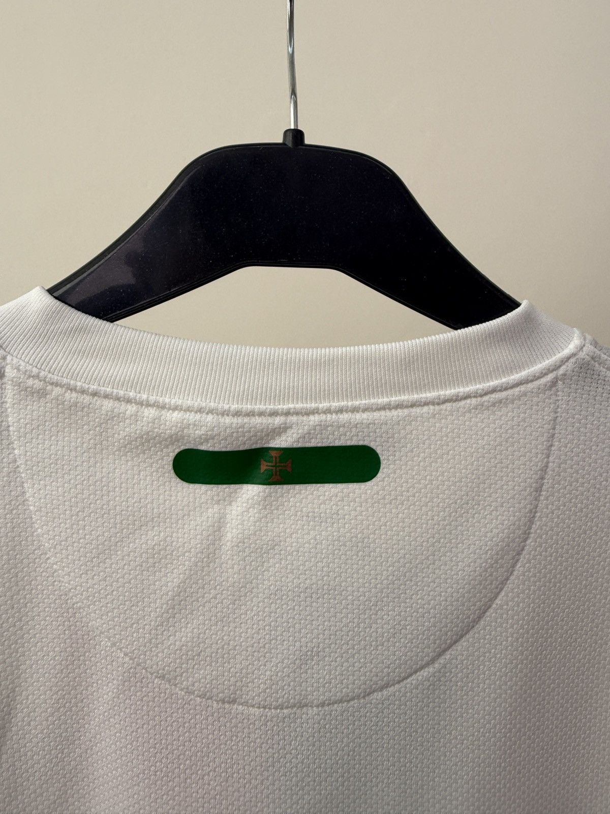 Nike PORTUGAL 2010 2011 AWAY FOOTBALL SHIRT SOCCER JERSEY Size US M / EU 48-50 / 2 - 18 Thumbnail