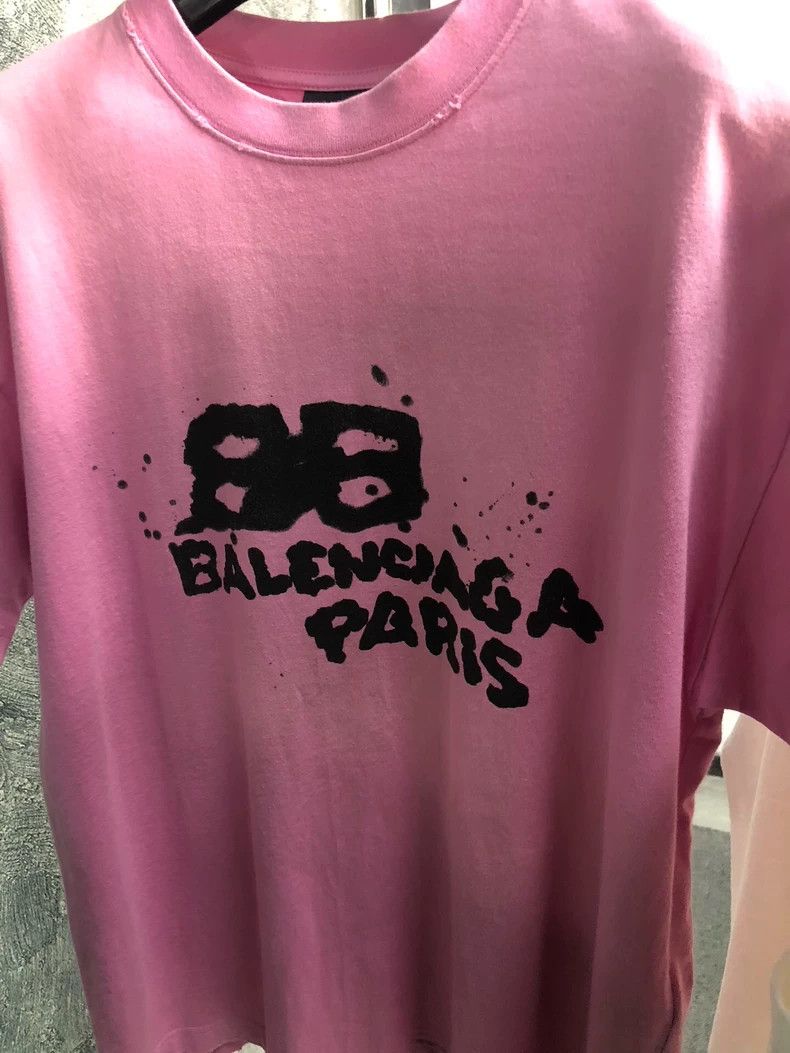 Balenciaga Balenciaga Pink graffiti short sleeve Size US M / EU 48-50 / 2 - 1 Thumbnail