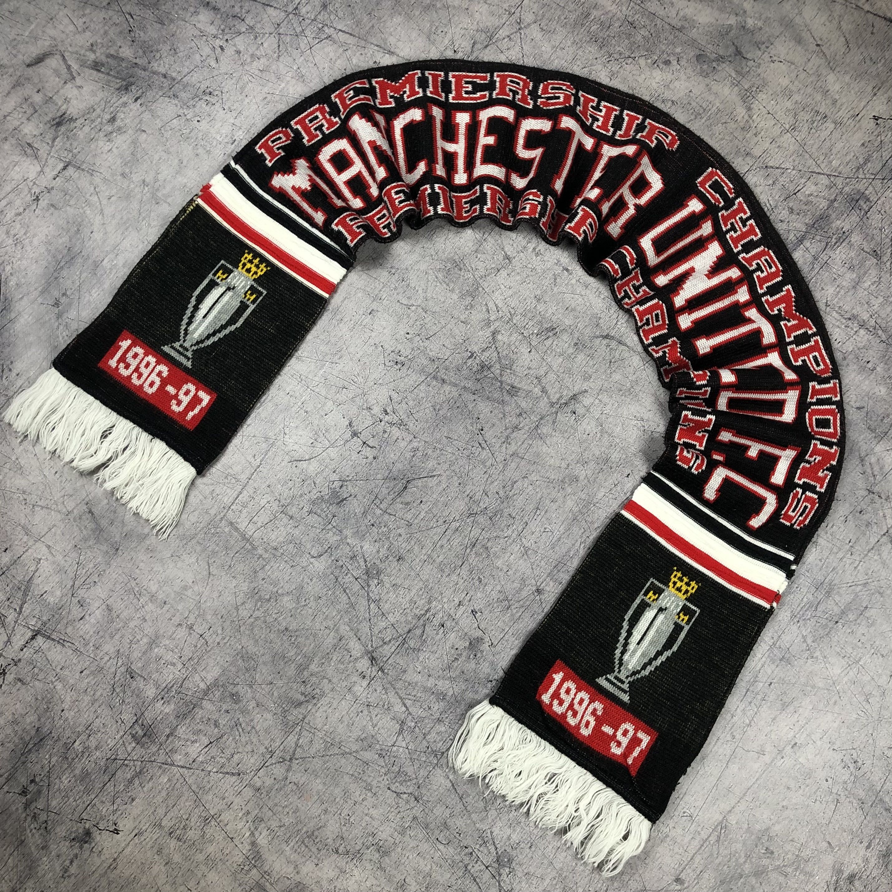 Vintage Manchester United FC 1996-1997 Premiership Scarf Flag Size ONE SIZE - 2 Thumbnail