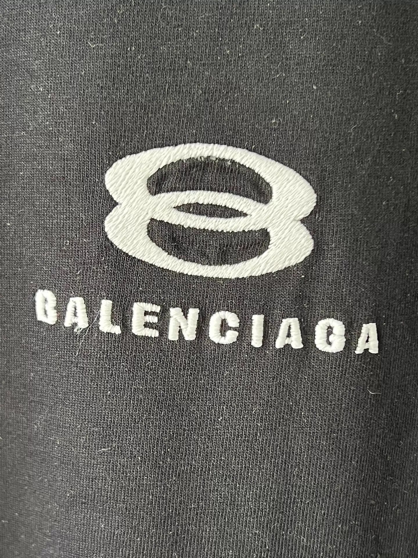 Balenciaga Balenciaga Black Stripe Shoulders Double Ring Logo Unisex Size US S / EU 44-46 / 1 - 5 Thumbnail