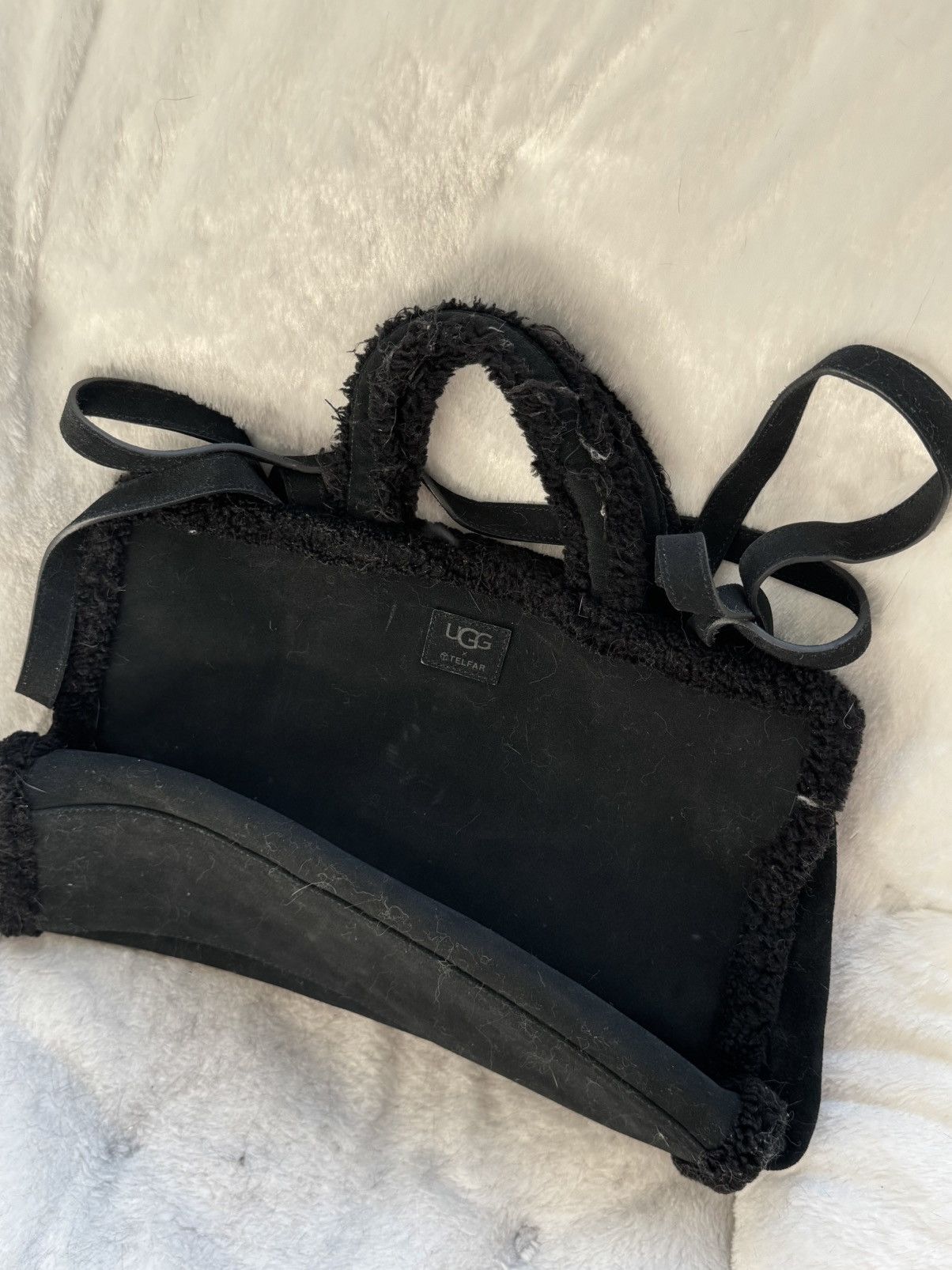 Telfar × Ugg Telfar x UGG black shearling medium bag with long straps Size ONE SIZE - 2 Thumbnail