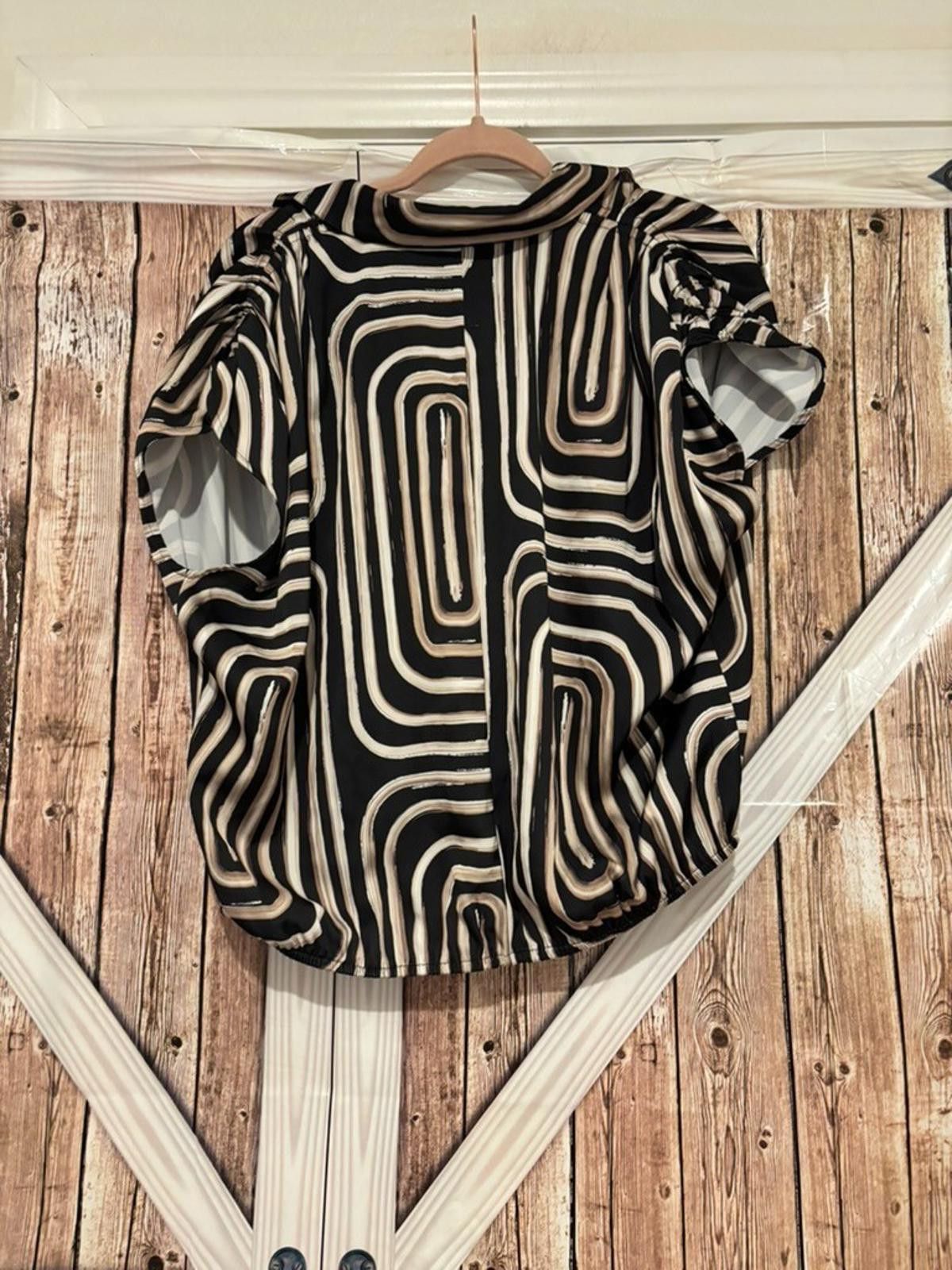 Donna Karan Womens Donna Karen black and brown short sleeve top sz#268 Size M / US 6-8 / IT 42-44 - 2 Thumbnail