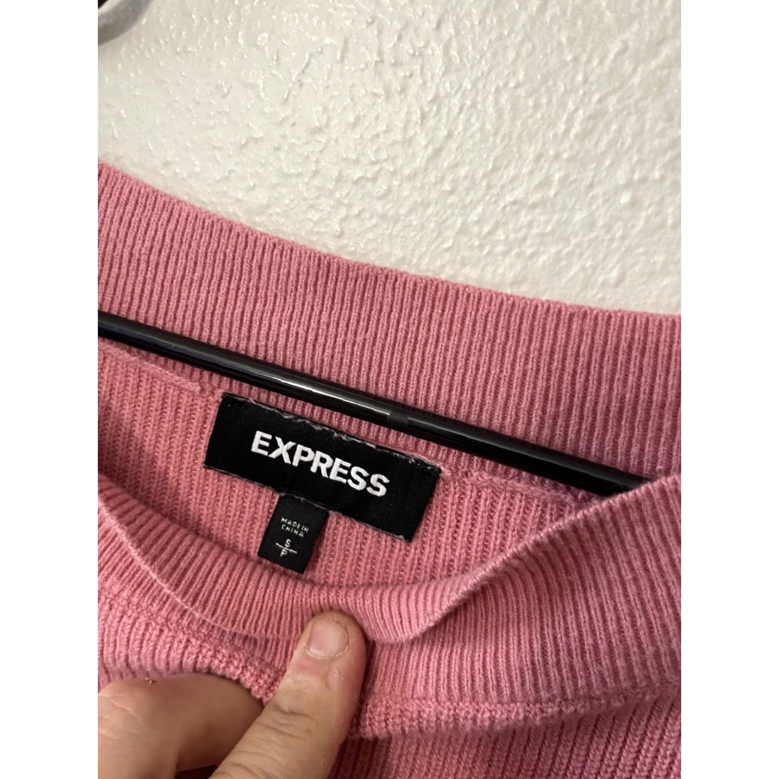 Express Express Womens Small Pink Round Neck Solid 3/4 Sleeve Sweater Top Solid Size S / US 4 / IT 40 - 2 Thumbnail