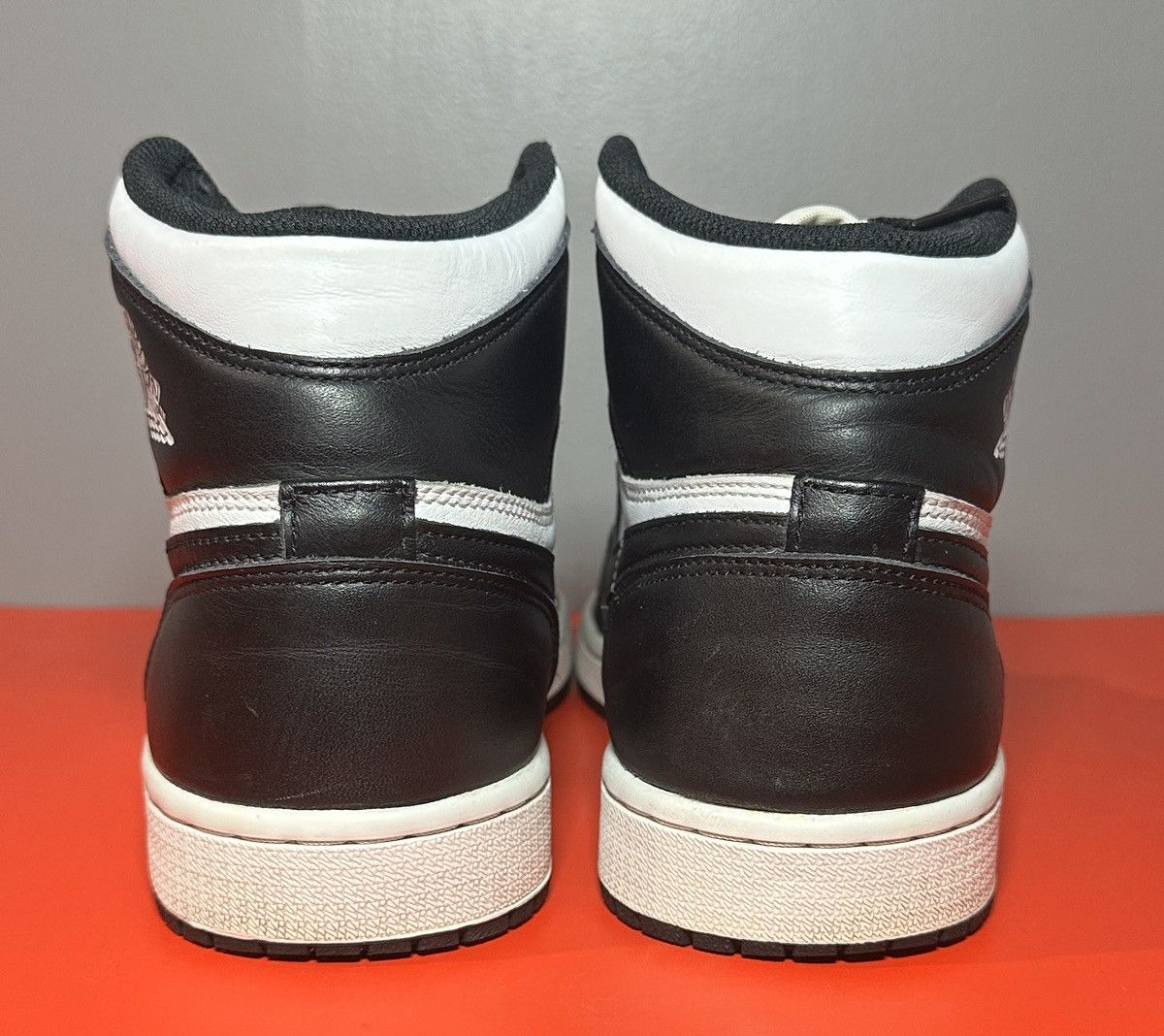 Jordan Brand Size 9.5 - Air Jordan 1 Retro OG 2014 High Black White Size US 9.5 / EU 42-43 - 5 Thumbnail