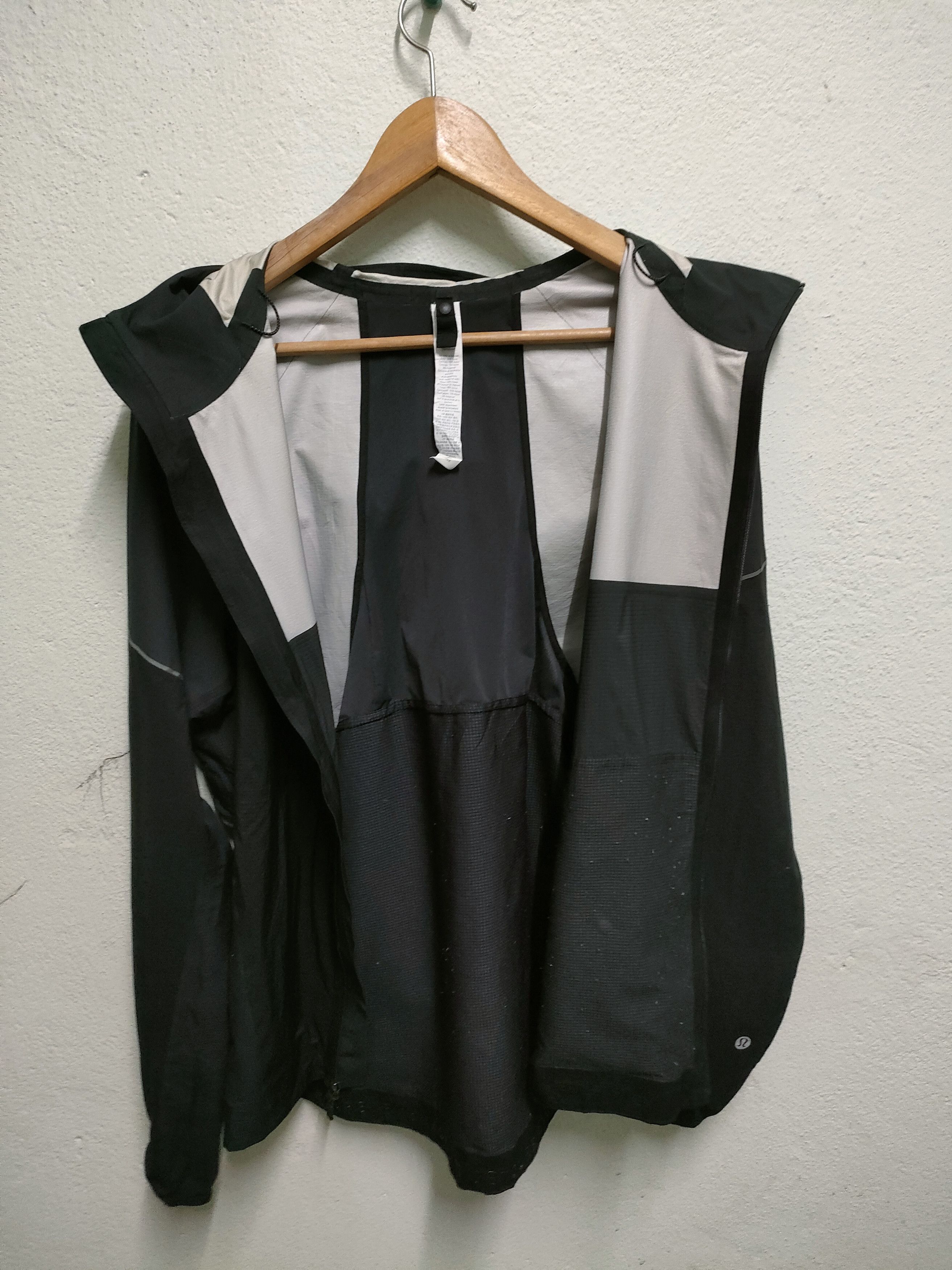 Lululemon Lululemon Designer In Vancouver Winbreaker Size US S / EU 44-46 / 1 - 5 Thumbnail