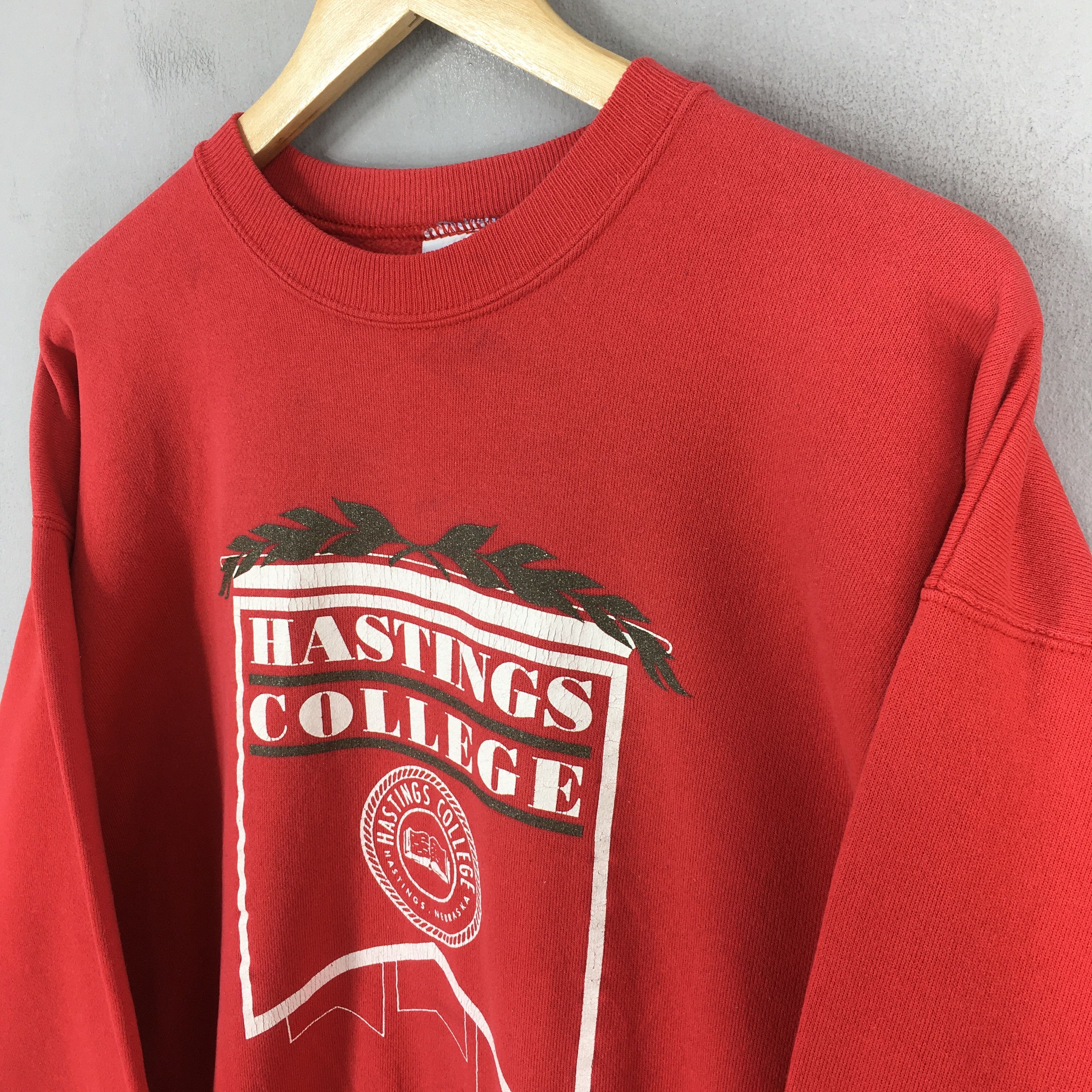 NCAA Vintage 90s Hastings College Red Sweatshirt Large Size US L / EU 52-54 / 3 - 3 Thumbnail