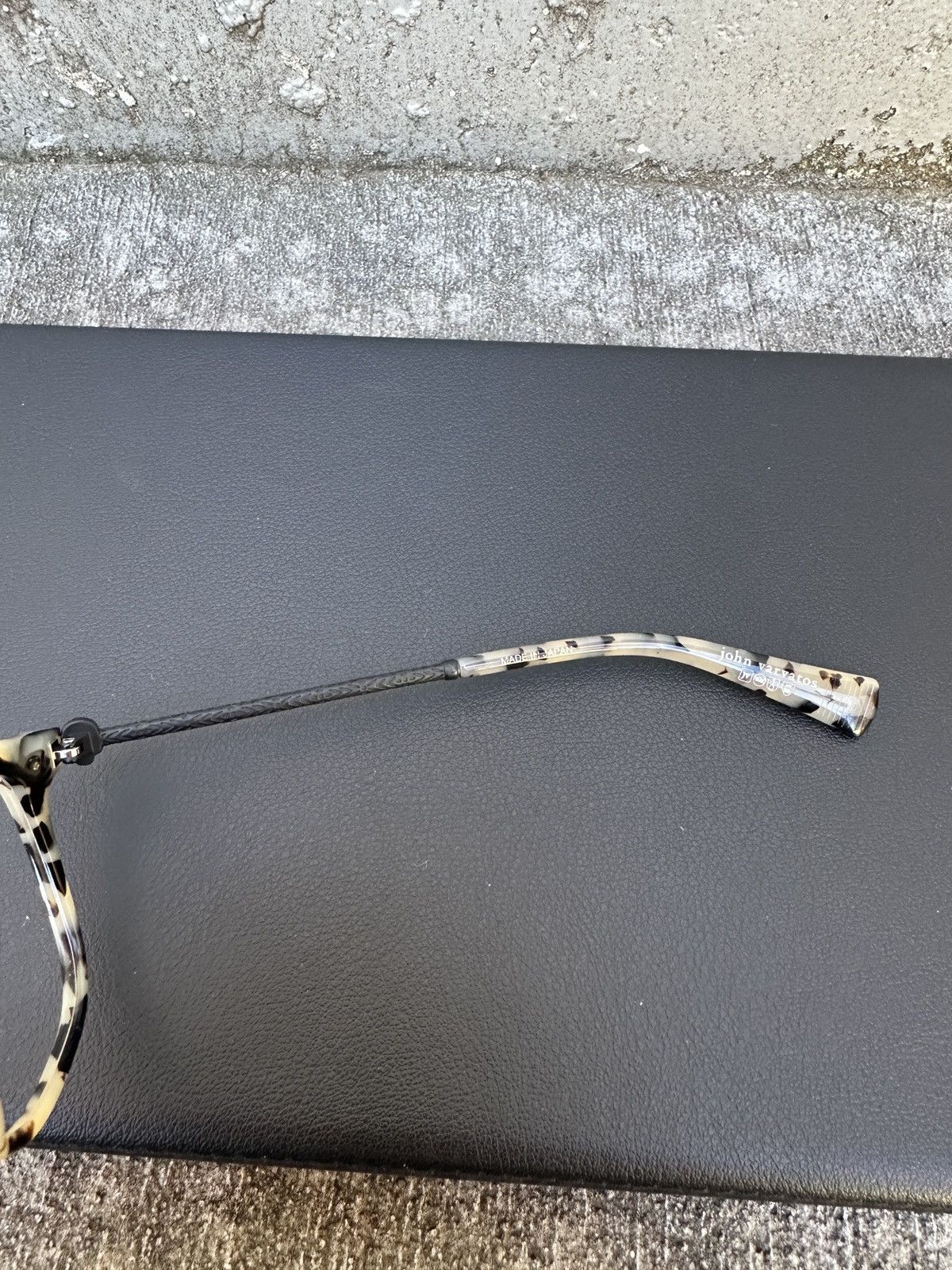 John Varvatos V418 52-18-145 Tortoise Glasses Size ONE SIZE - 4 Thumbnail