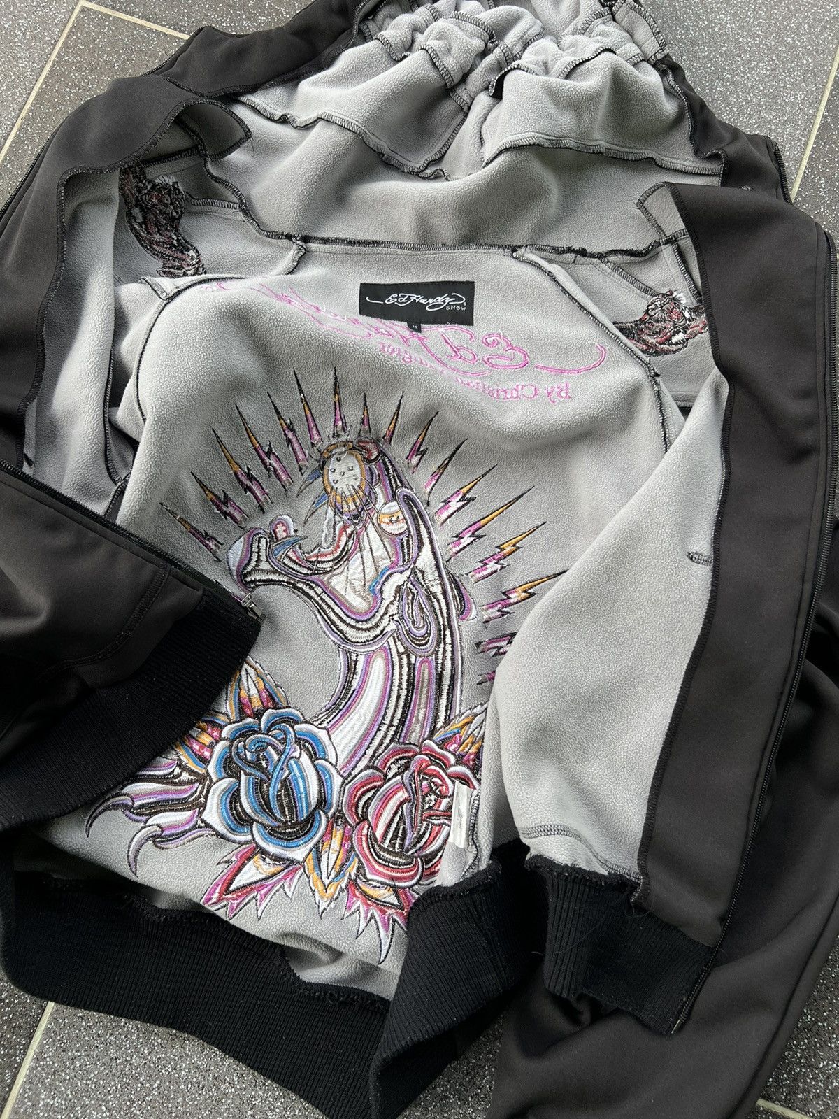 Ed Hardy Vintage Ed Hardy Jacket Logo Japanese Y2K Softshell M Size Size US M / EU 48-50 / 2 - 13 Thumbnail