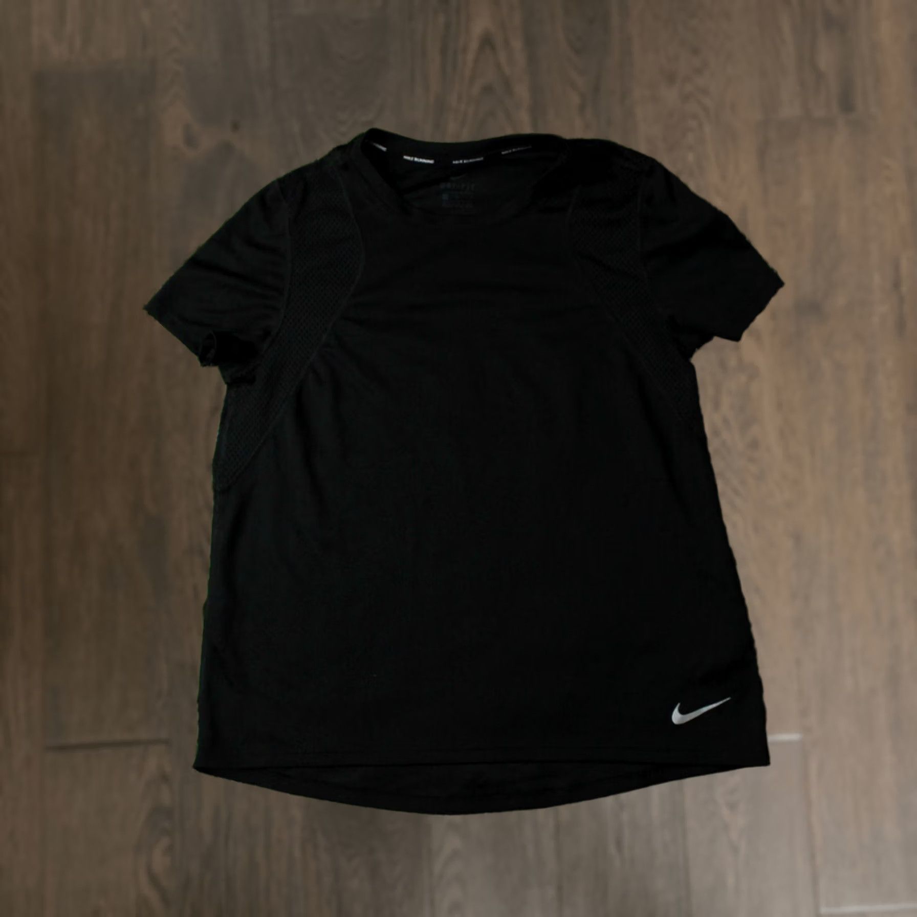 Nike Nike Dri-Fit Running Shirt Women M Jersey Black 2018 Training Nike Dri-FIT Jersey Running Women Shirt M Black 2018 Size M / US 6-8 / IT 42-44 - 1 Thumbnail