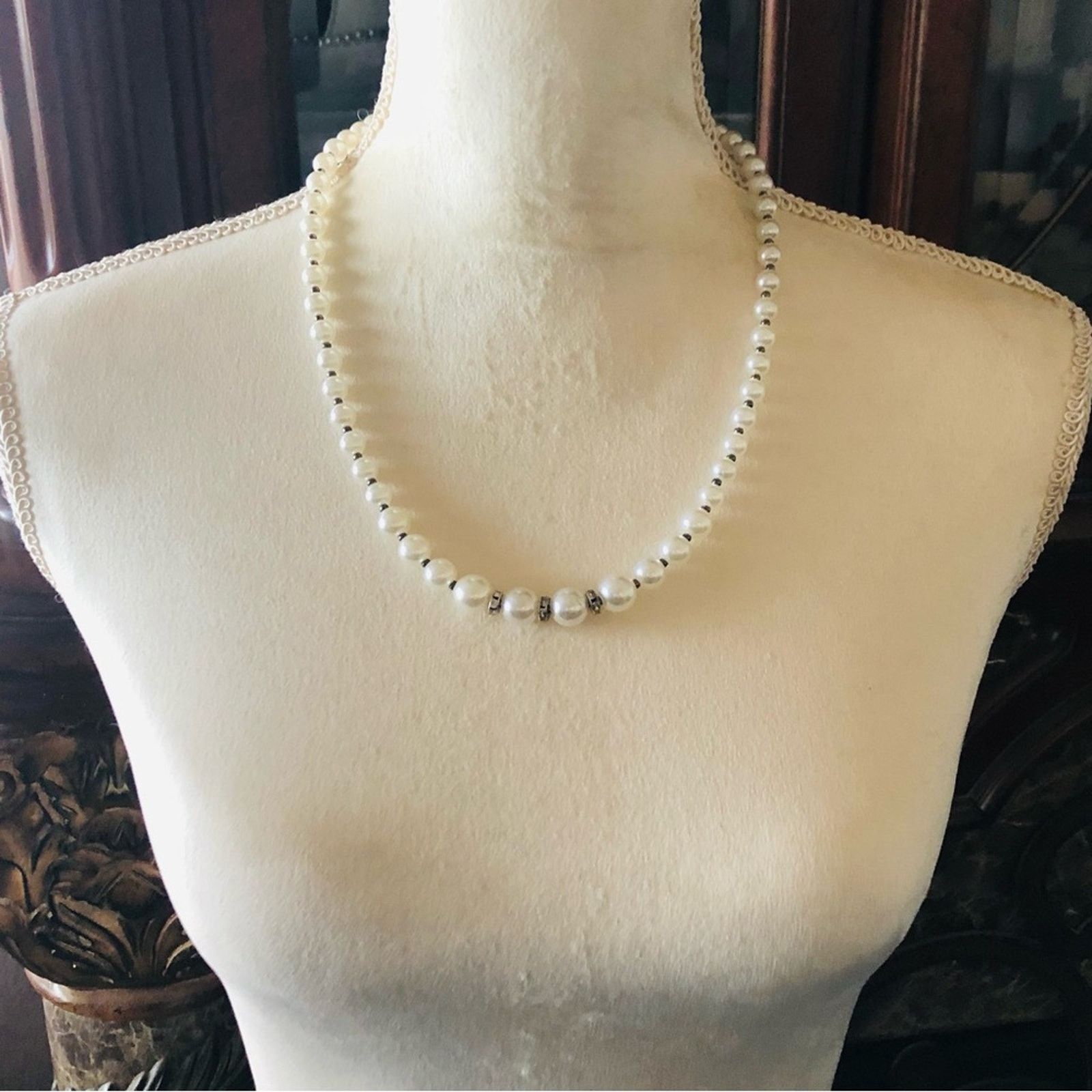 Handmade Handcrafted repurpose salvaged pearl bead necklace Size ONE SIZE - 5 Thumbnail