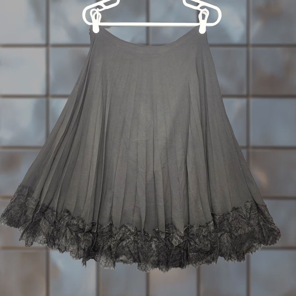 Victoria's Secret VINTAGE Victoria's Secret Skirt Womens 10 Black Lace Ruffle Pleats Side Zip A-Line Knee Length Womens Grunge Y2K Witchy Goth Whimsygoth Fairy Size 32" / US 10 / IT 46 - 1 Thumbnail