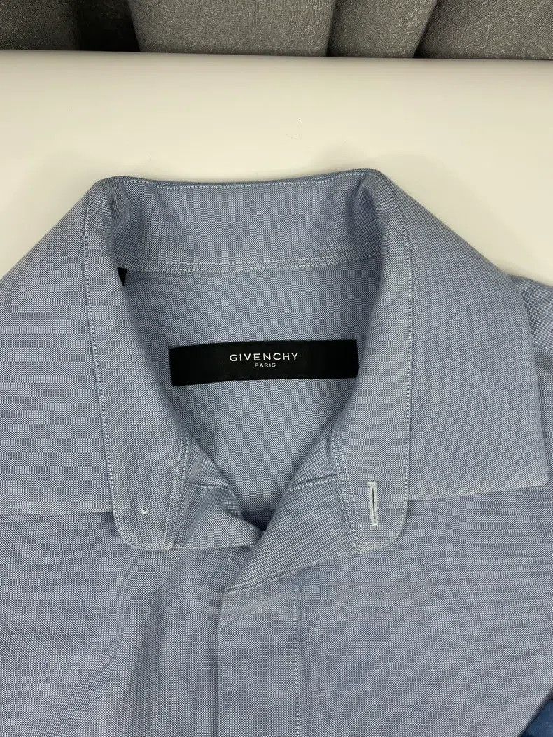 Givenchy Givenchy size 39 Denim Shirt Short Sleeve Size US S / EU 44-46 / 1 - 3 Thumbnail
