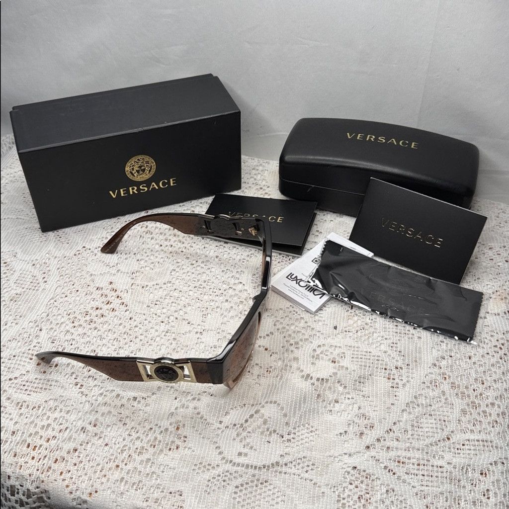 Versace NWT Versace cat eye gold tone Brown Medusa logo sunglasses Size ONE SIZE - 2 Thumbnail